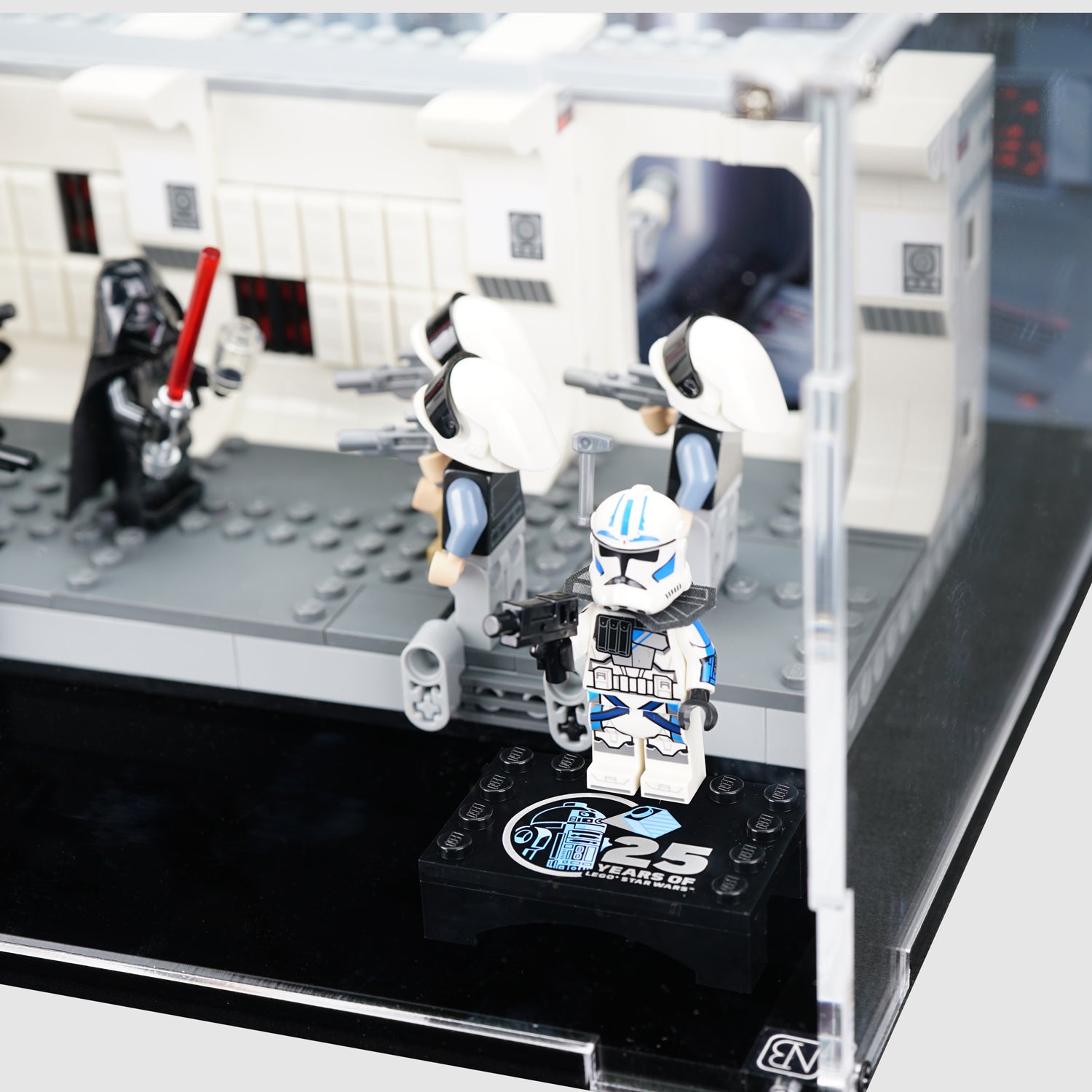 75387 Boarding the Tantive IV™ Display Case