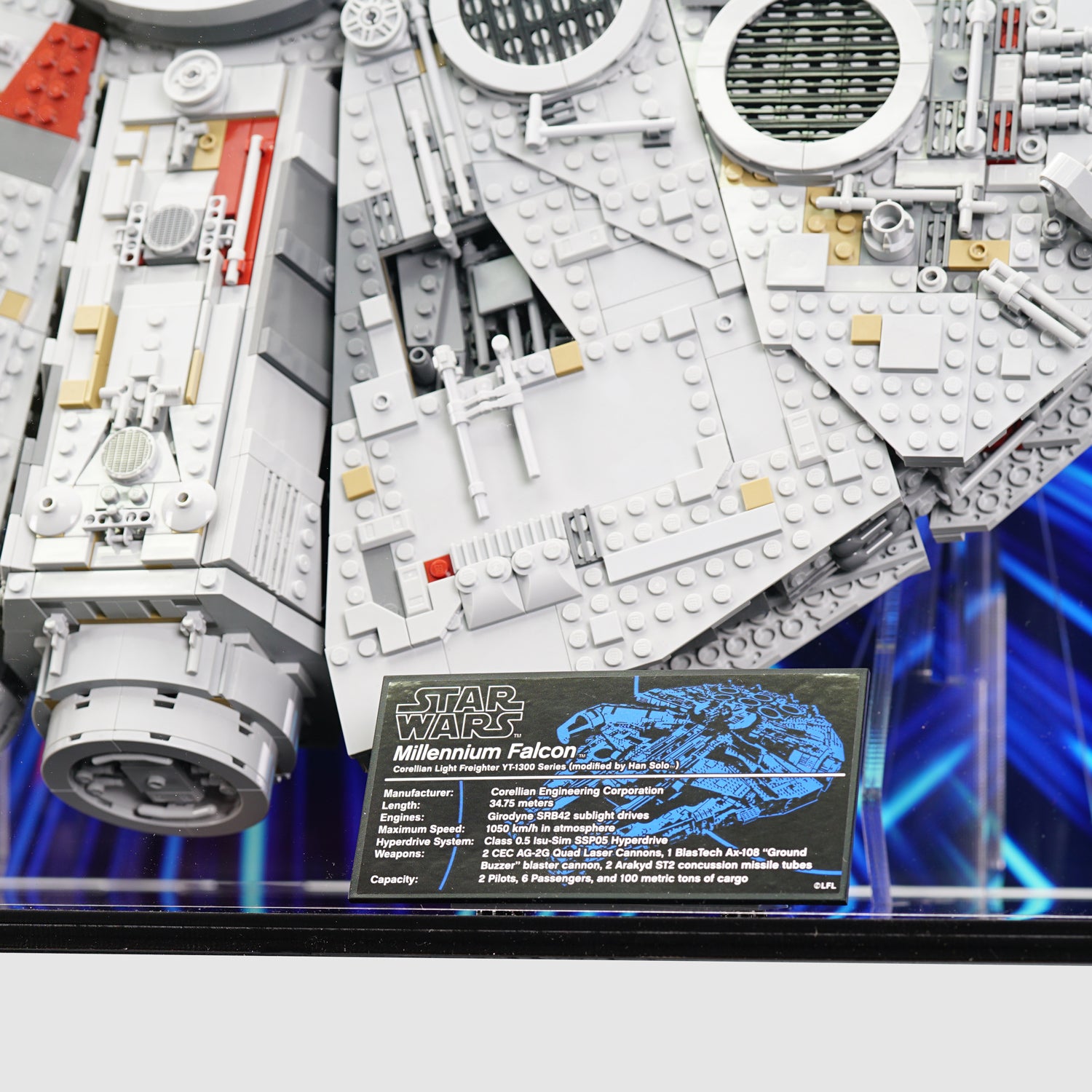 LEGO 75192 UCS Millennium Falcon (Vertical) Display Case | ONBRICK