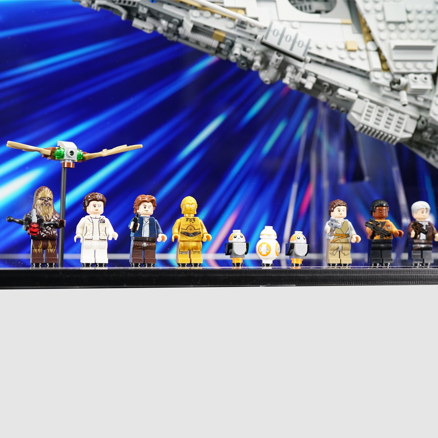 LEGO 75192 UCS Millennium Falcon (Vertical) Display Case | ONBRICK