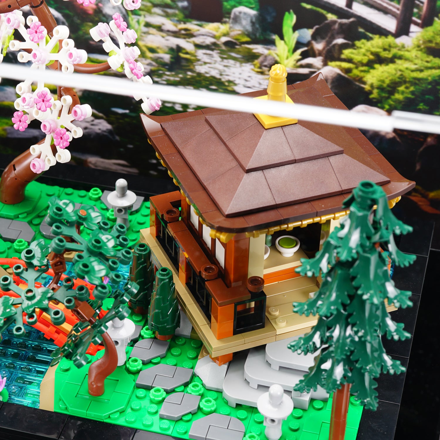 LEGO 10315 Tranquil Garden Display Case | ONBRICK