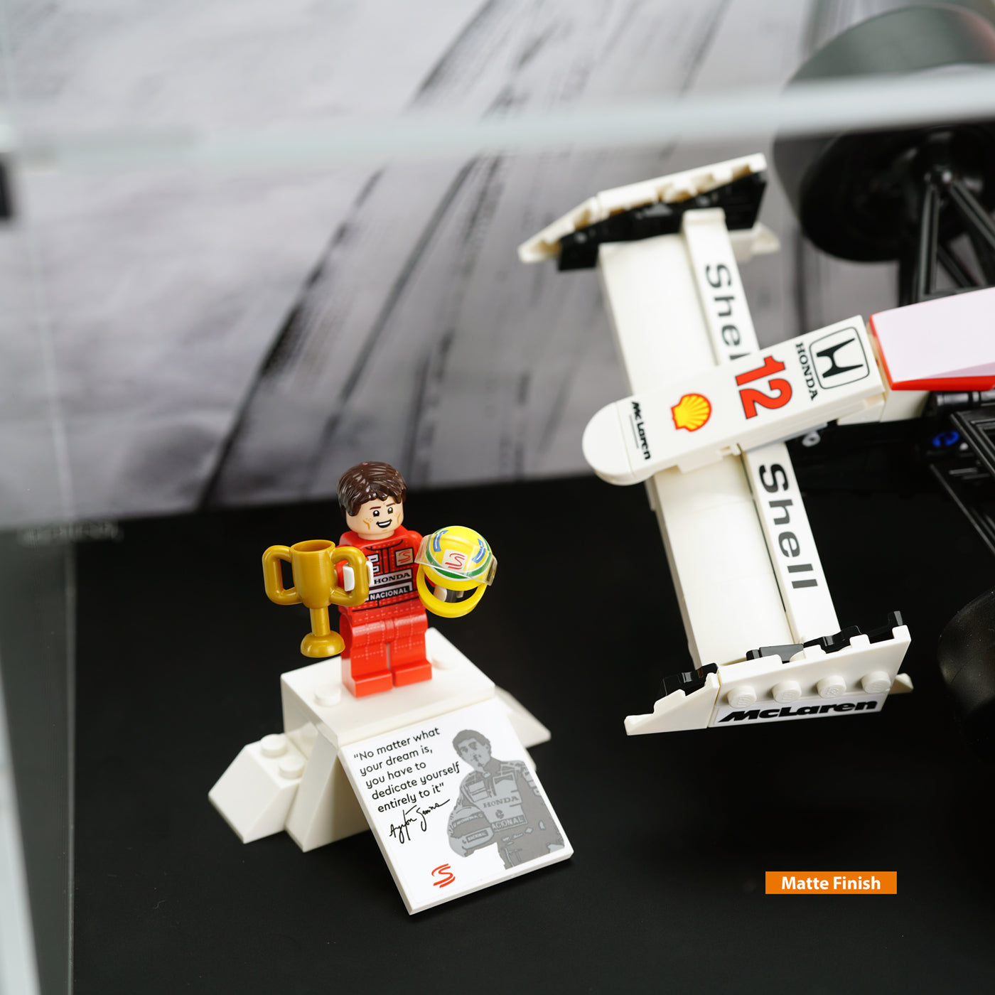 10330 McLaren MP4/4 & Ayrton Senna Display Case