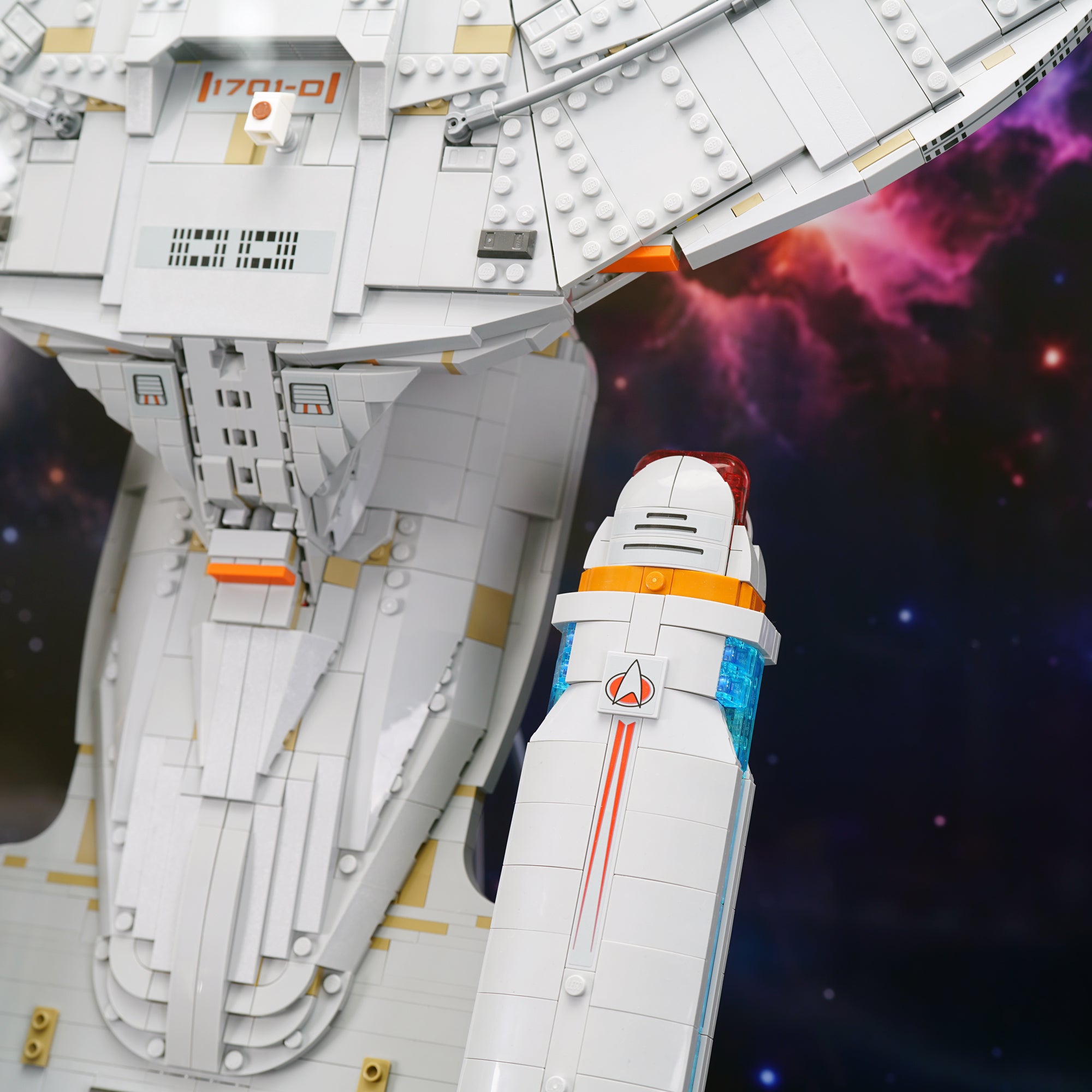 10356 Star Trek: U.S.S. Enterprise NCC-1701-D™ Vertical | LEGO Display Case | ONBRICK Australia