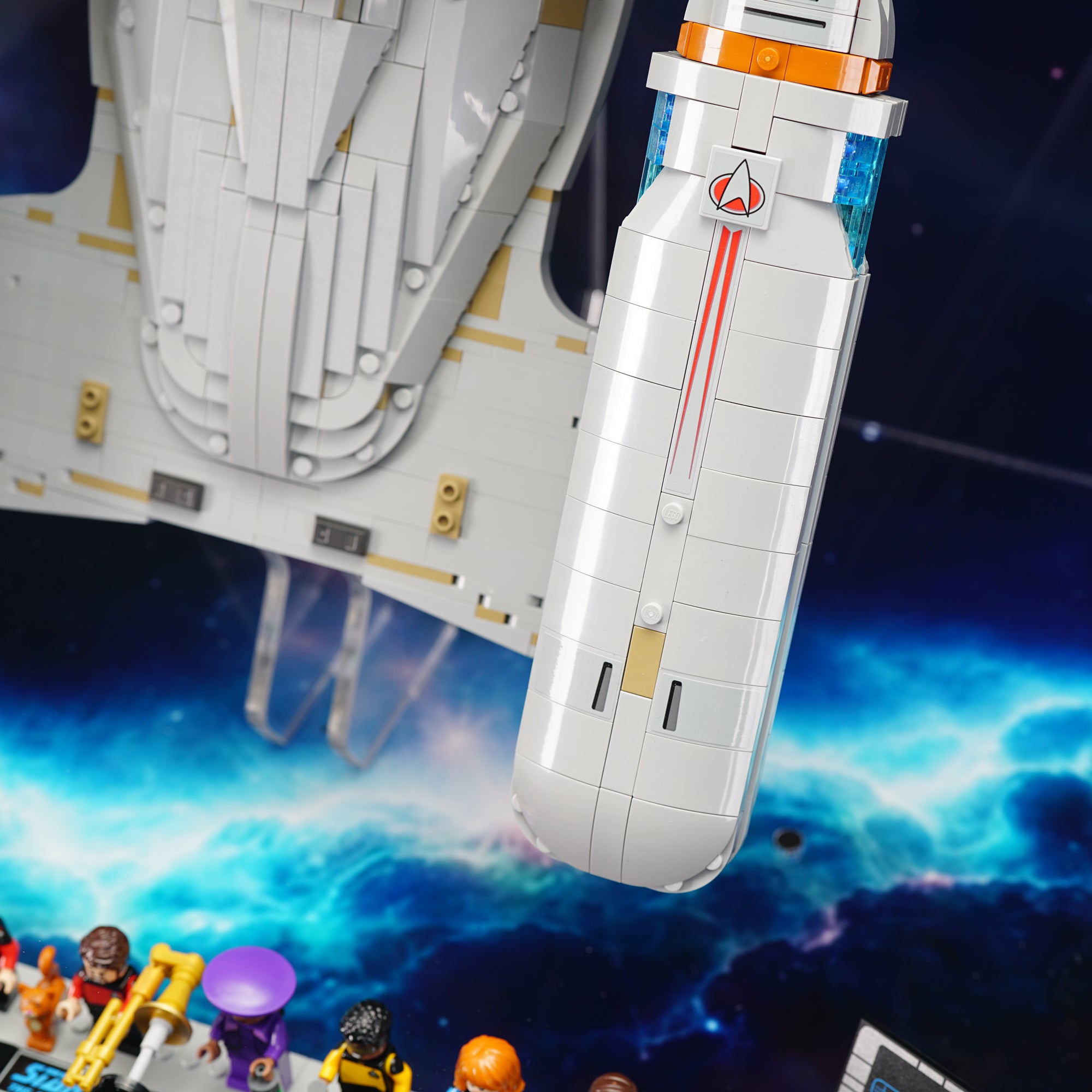 10356 Star Trek: U.S.S. Enterprise NCC-1701-D™ Vertical | LEGO Display Case | ONBRICK Australia