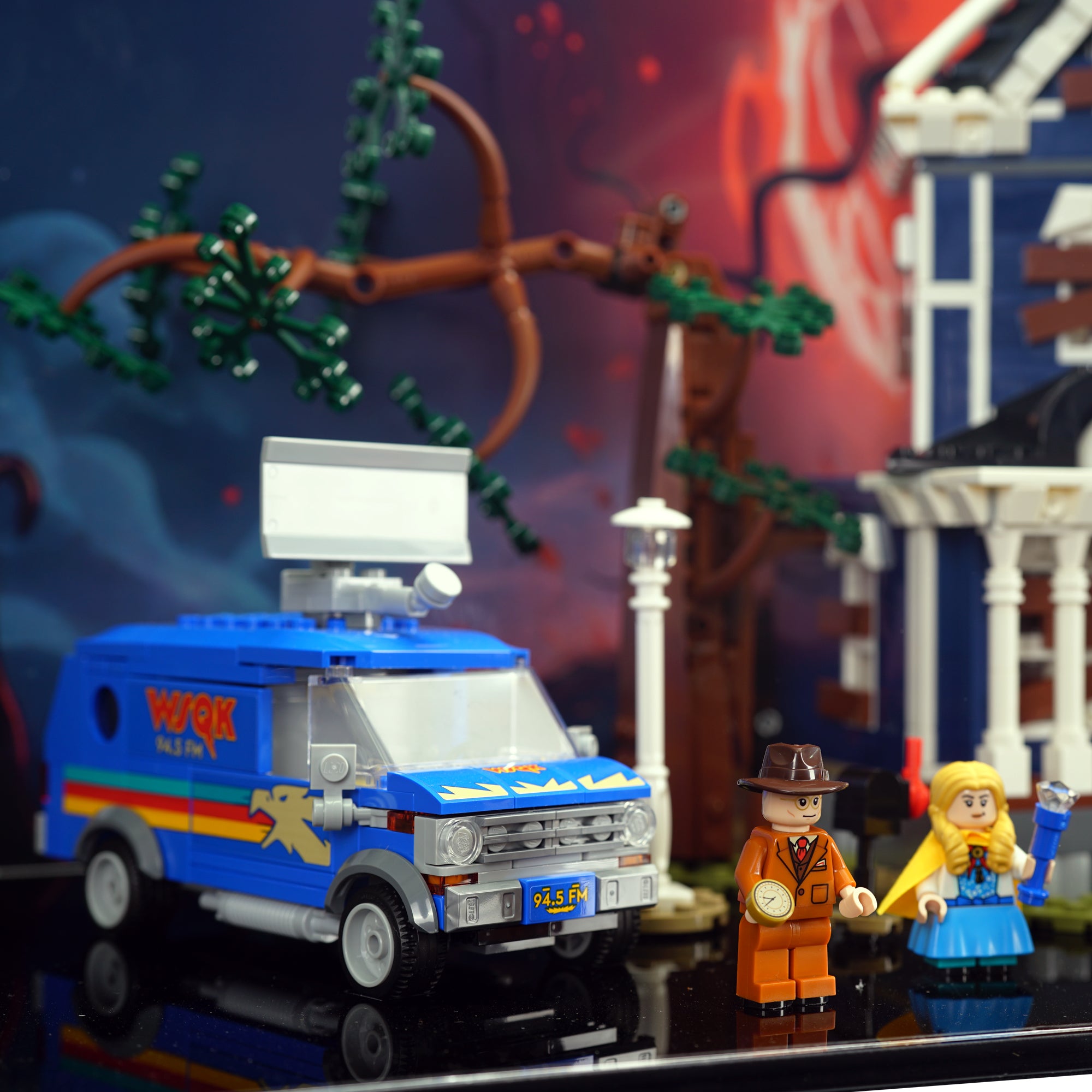 LEGO 11370 Stranger Things: The Creel House | Acrylic LEGO Display Case | ONBRICK