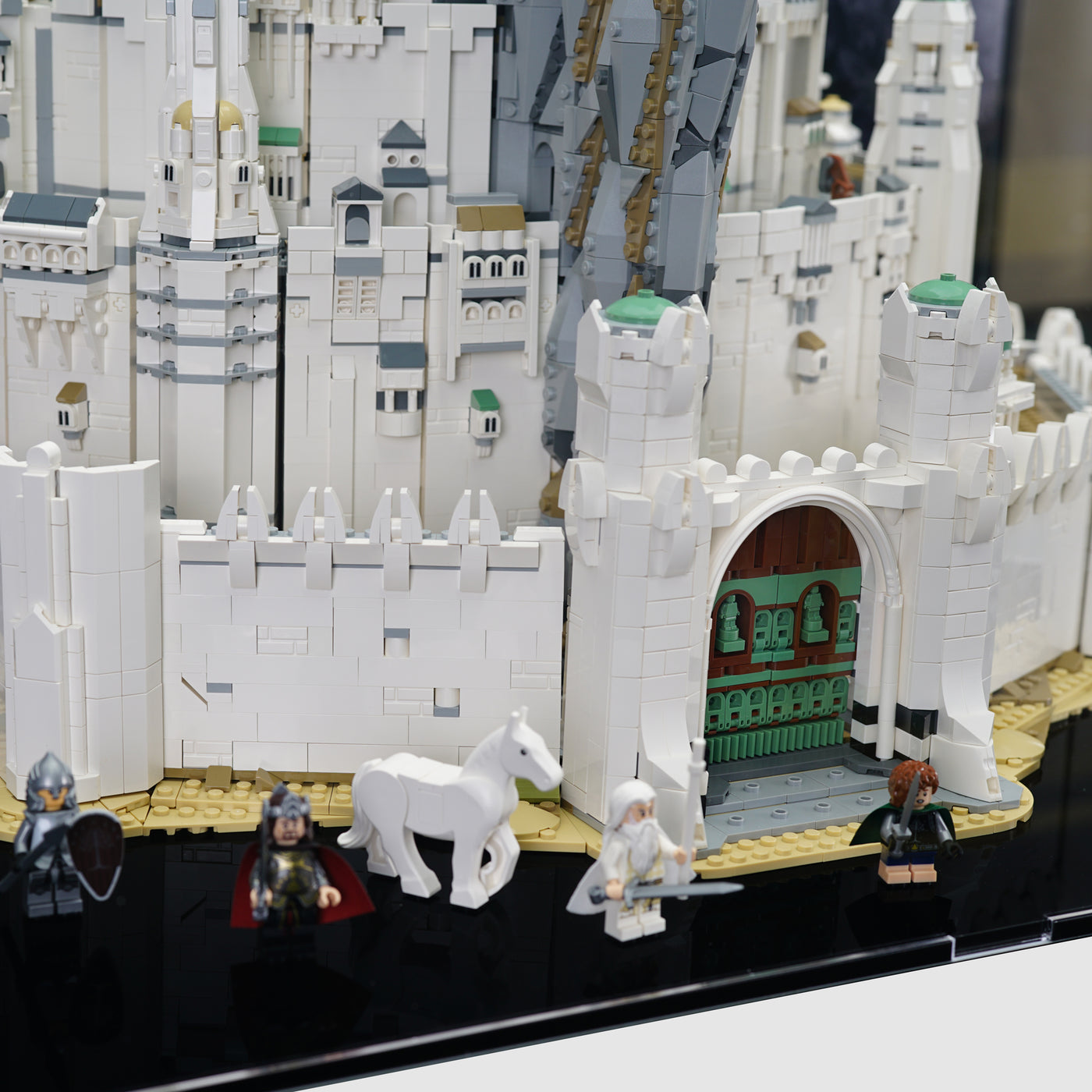 11377 The Lord of the Rings" Minas Tirith™ Display Case
