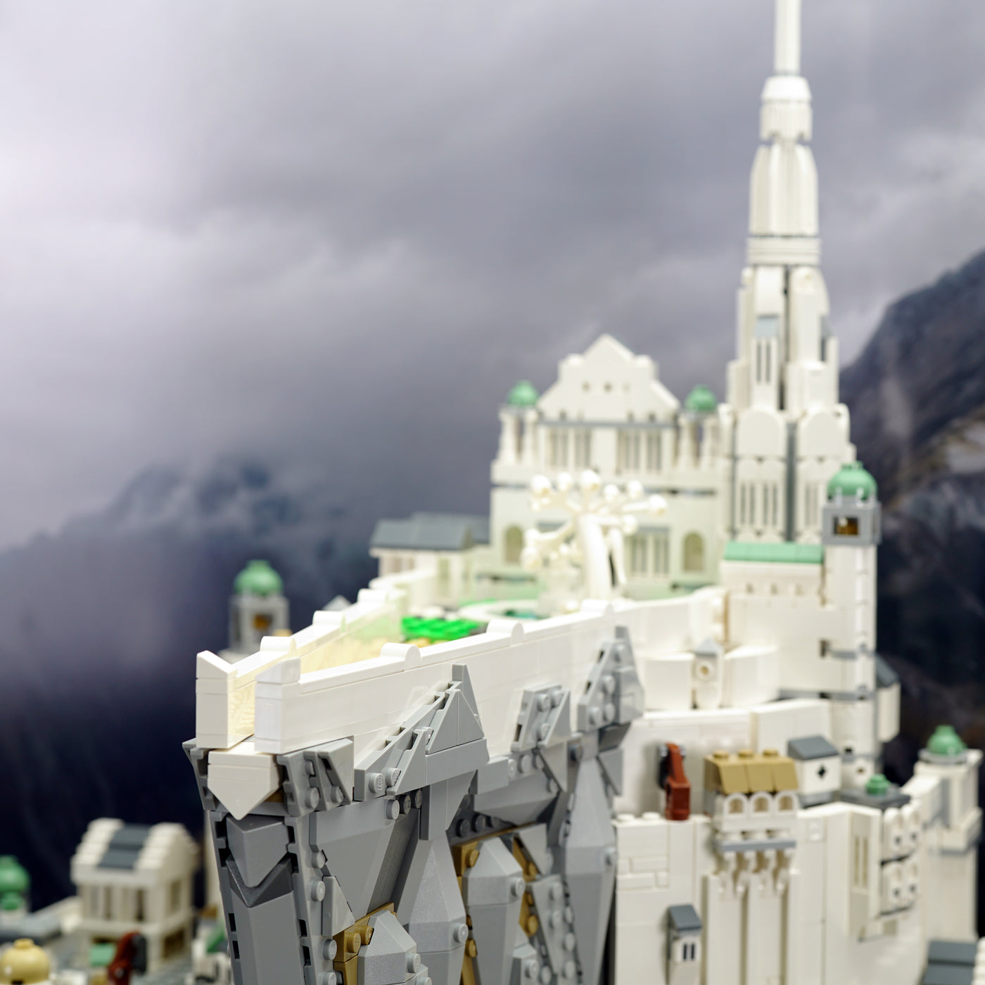 11377 The Lord of the Rings" Minas Tirith™ Display Case