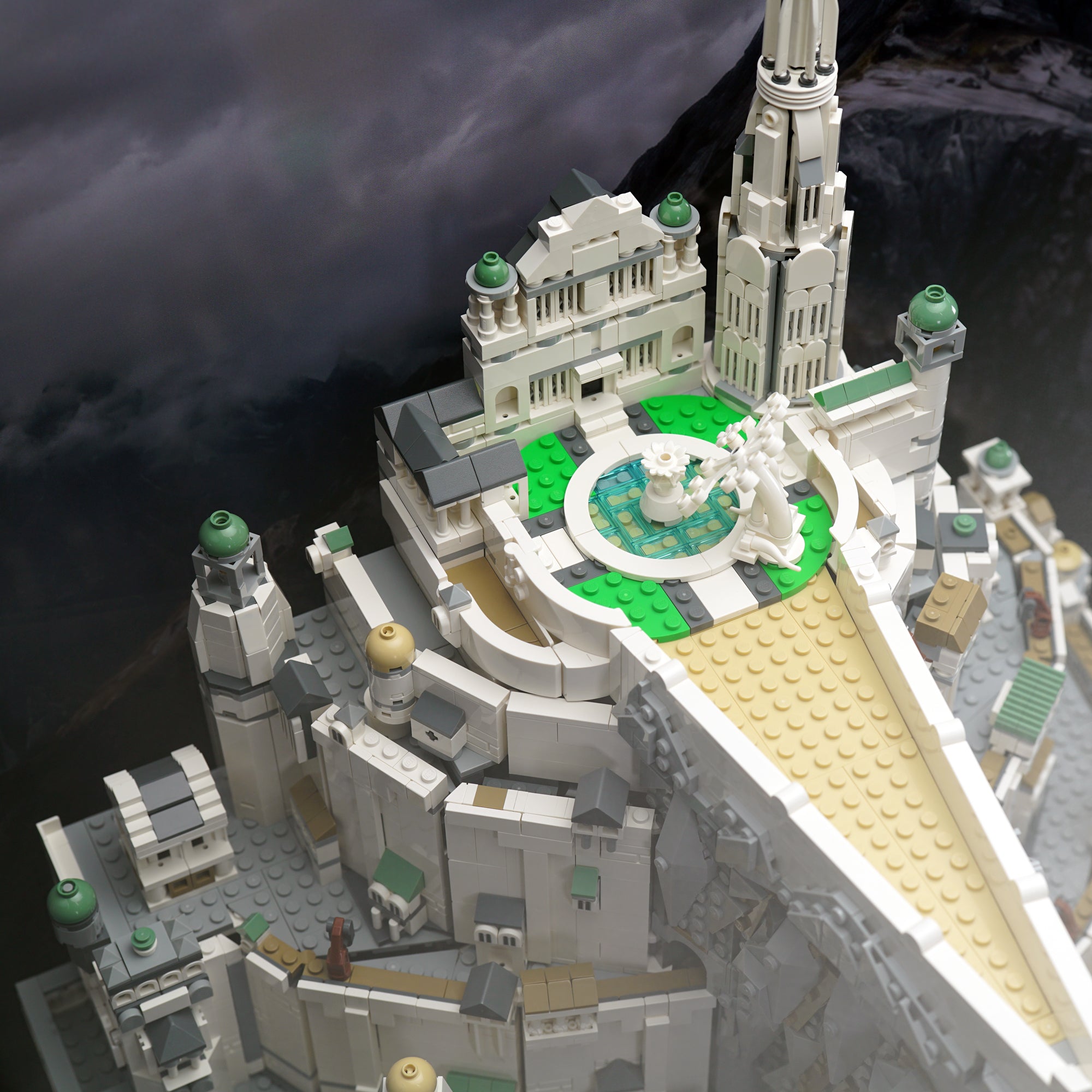 11377 The Lord of the Rings" Minas Tirith™ Display Case