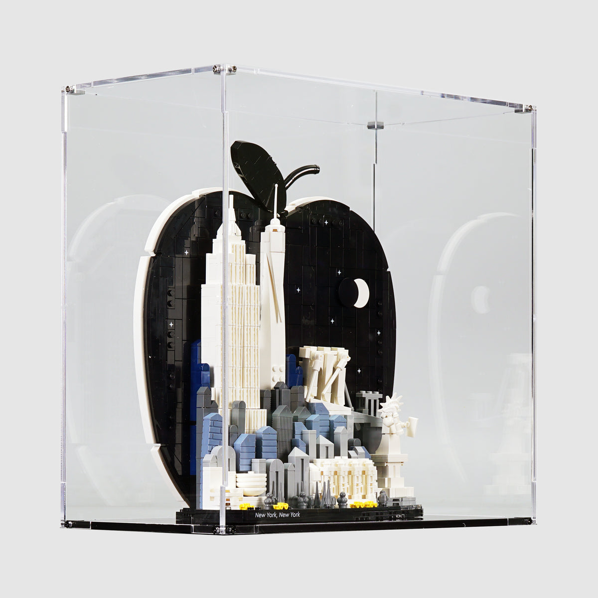 21066 New York City – The Big Apple Display Case