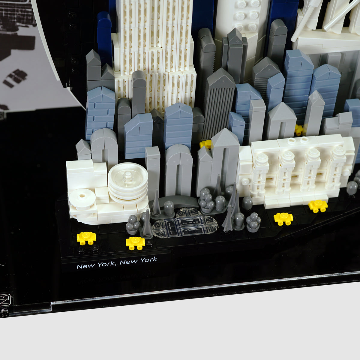 21066 New York City – The Big Apple Display Case