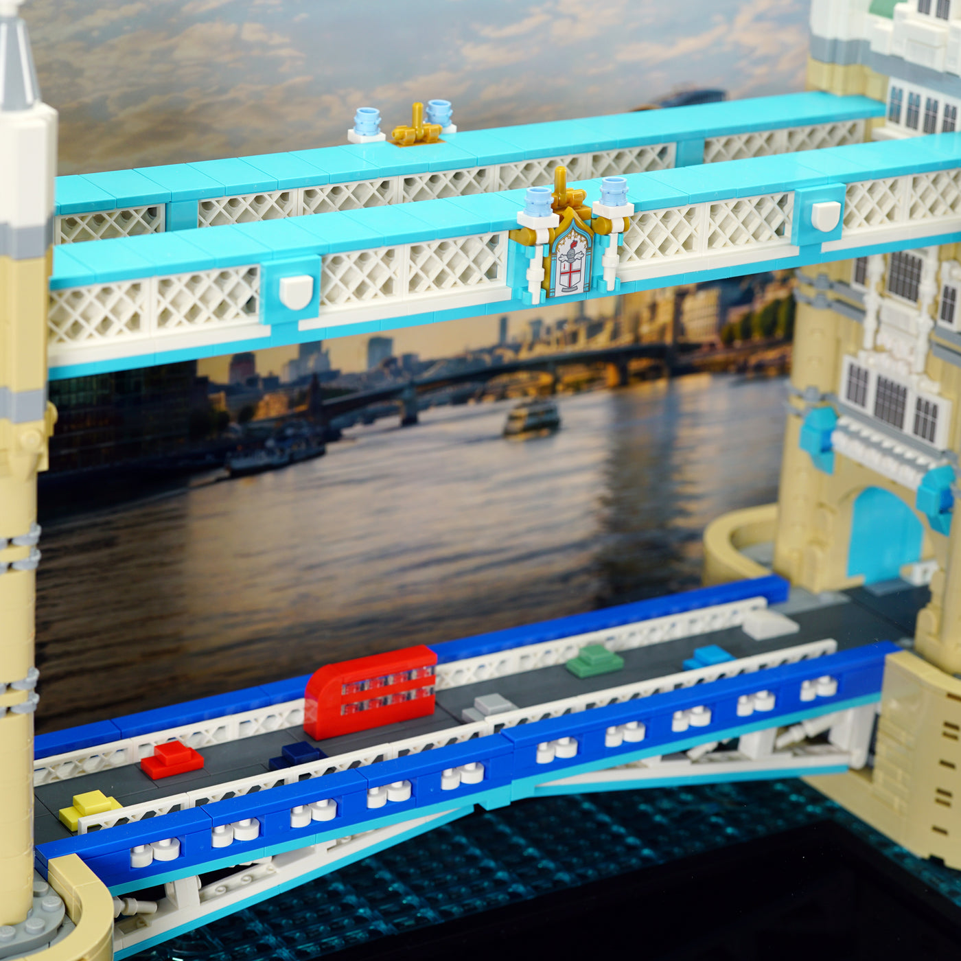21067 Tower Bridge Display Case