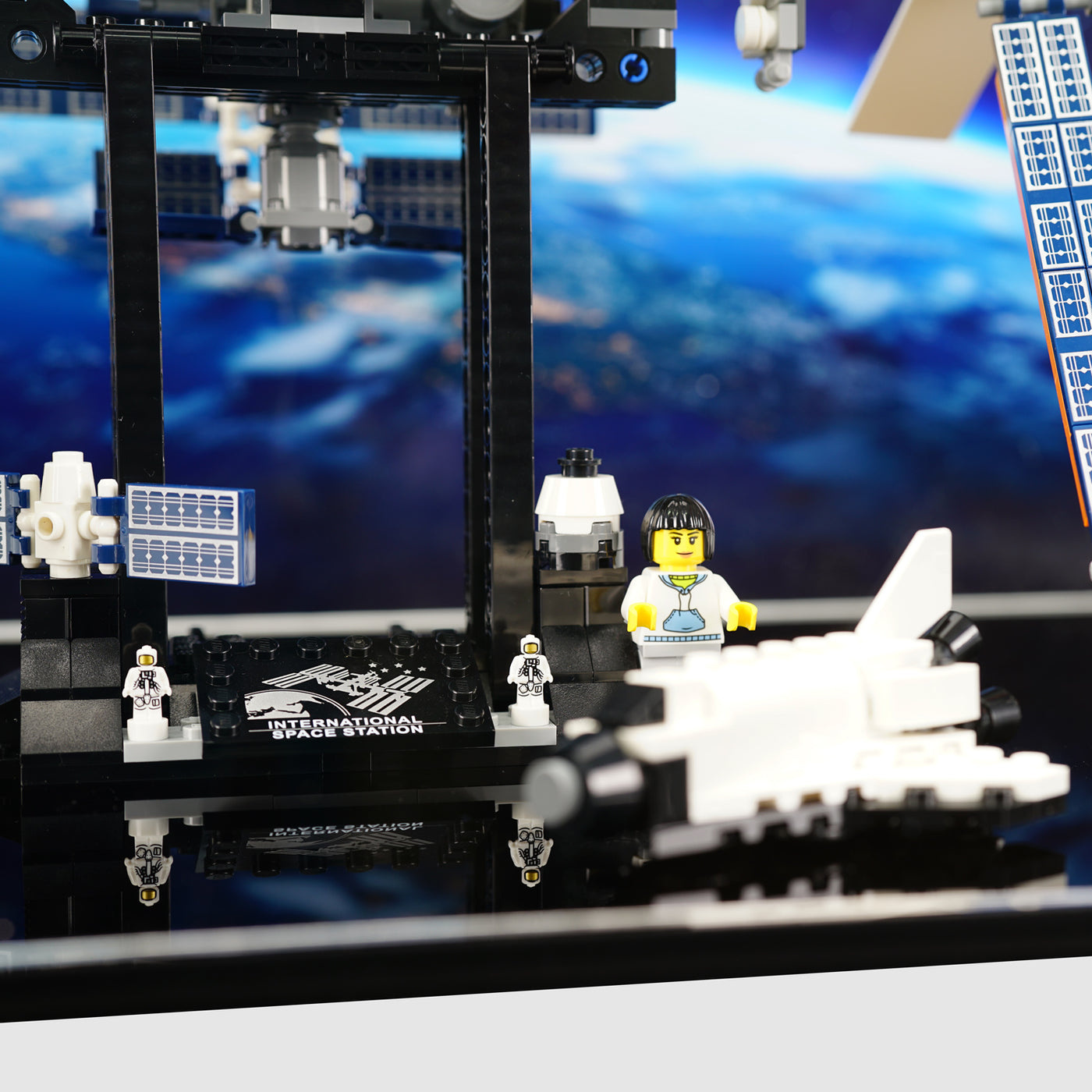 LEGO 21321 International Space Station Display Case