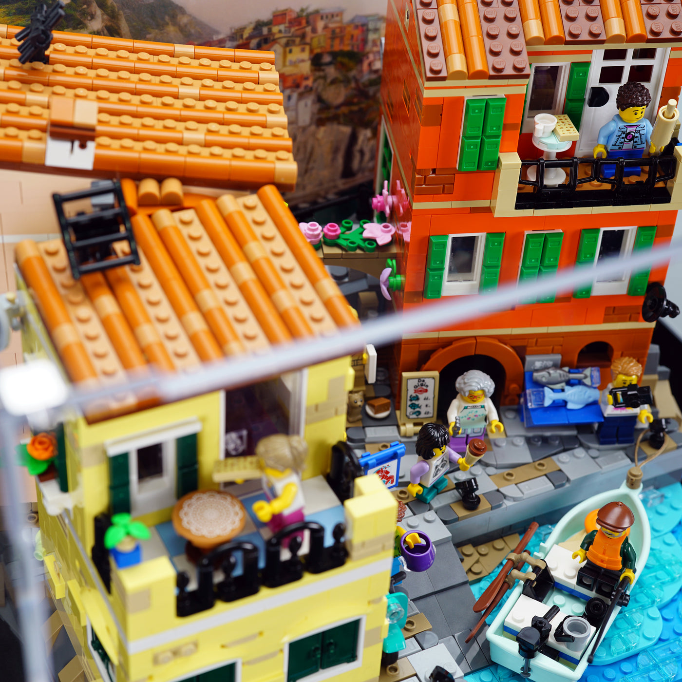 21359 Italian Riviera Display Case