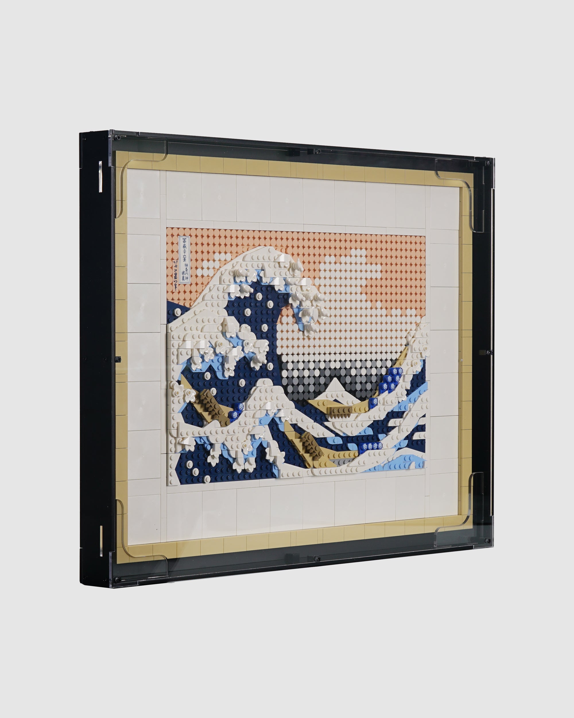 31208 Hokusai – The Great Wave Display Case [Wall Mounted]