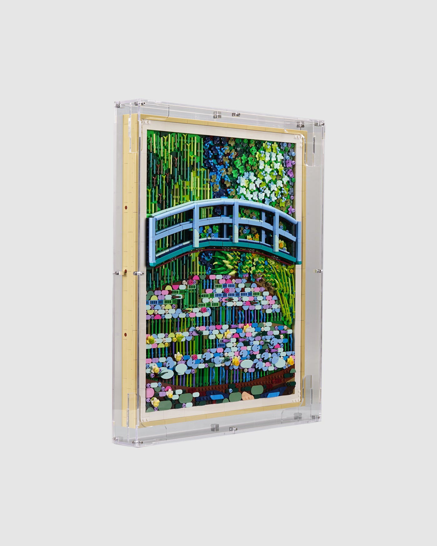 31220 Claude Monet – Bridge over a Pond of Water Lilies Display Case [Wall Mounted]