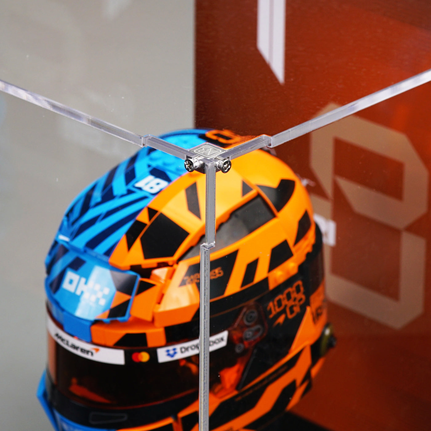 43017 McLaren Mastercard F1® Team Oscar Piastri Helmet Display Case