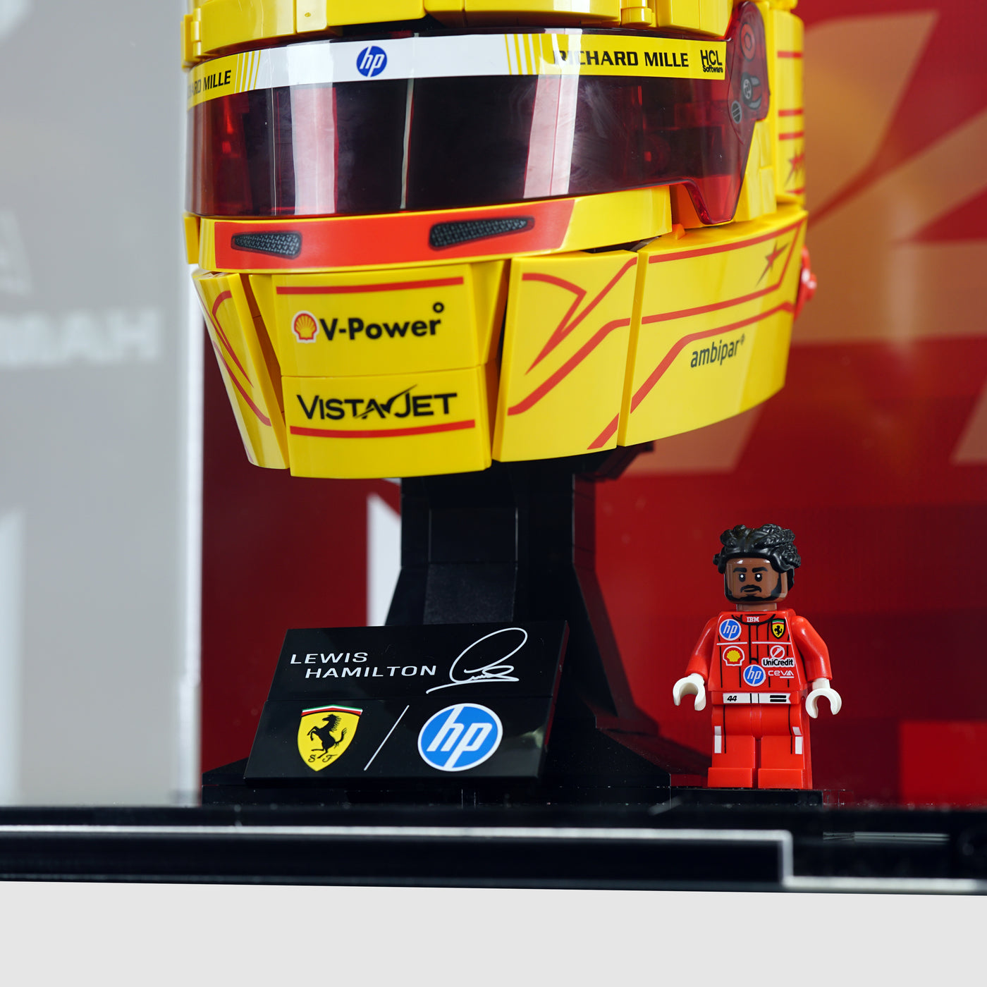43022 Scuderia Ferrari HP Lewis Hamilton Helmet | Acrylic LEGO Display Case | ONBRICK