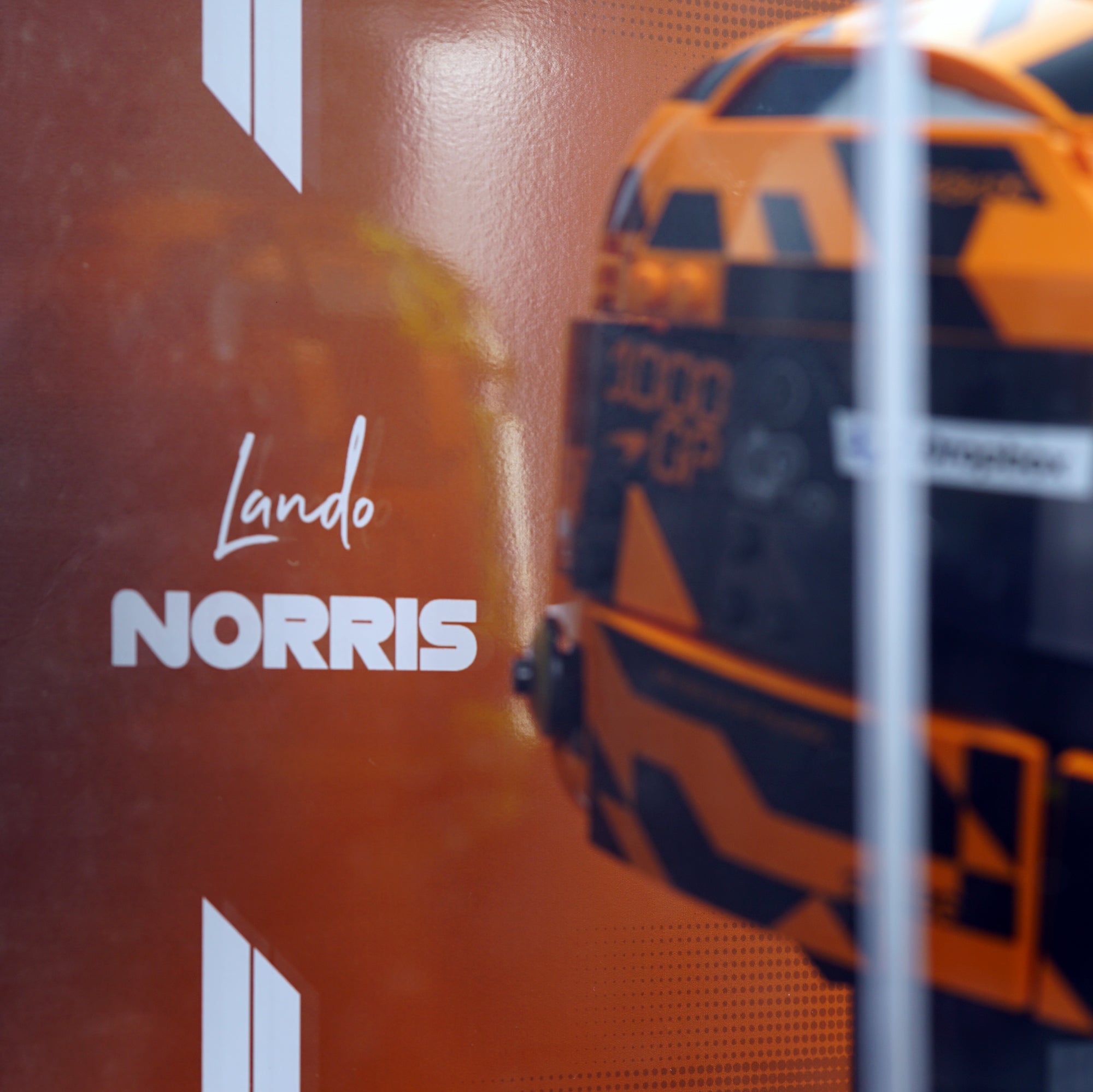 43023 McLaren Mastercard F1® Team Lando Norris Helmet Display Case