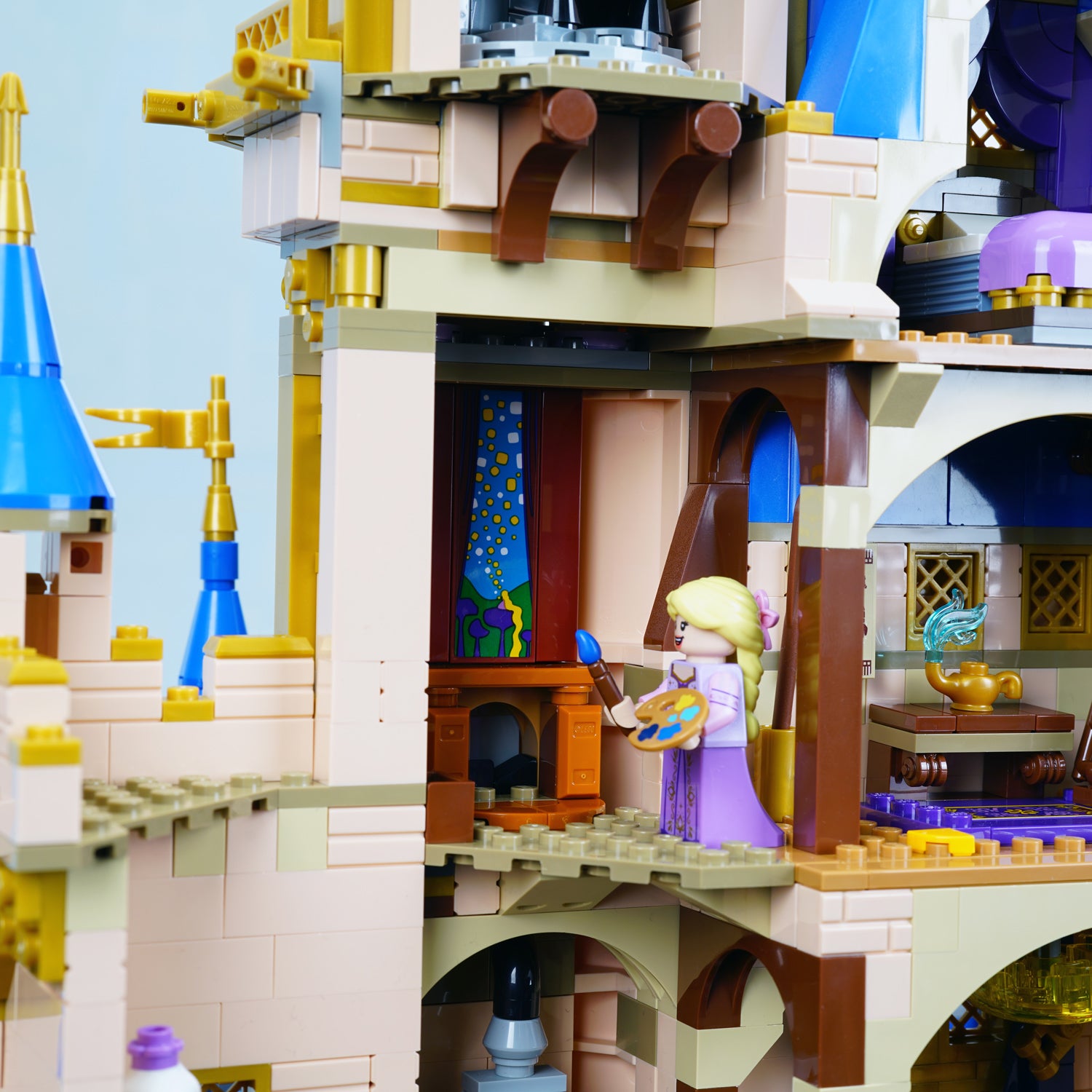 LEGO 43222 Disney Castle Display Case | ONBRICK