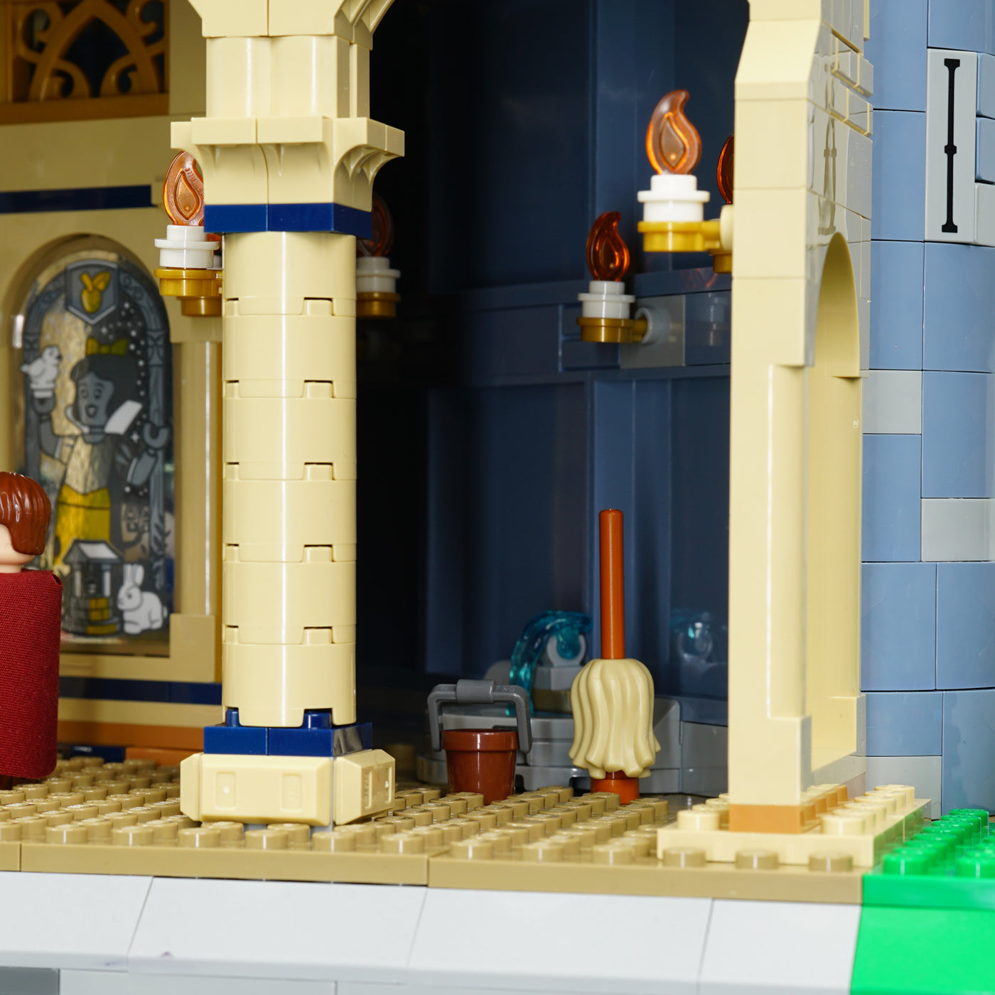 LEGO 43222 Disney Castle Display Case | ONBRICK