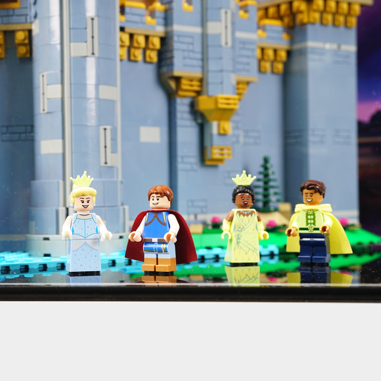 LEGO 43222 Disney Castle Display Case | ONBRICK