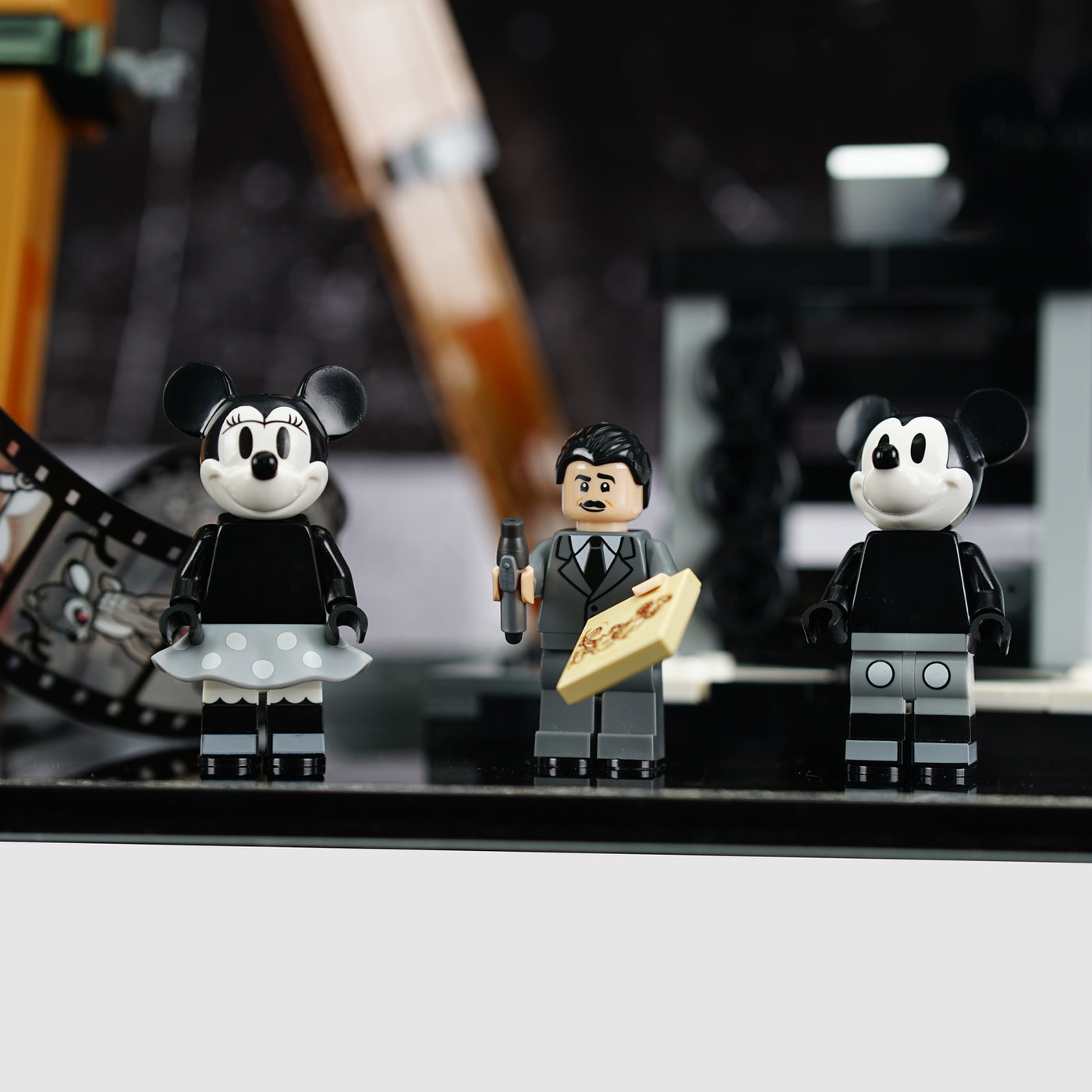 LEGO 43230 Walt Disney Tribute Camera Display Case | ONBRICK