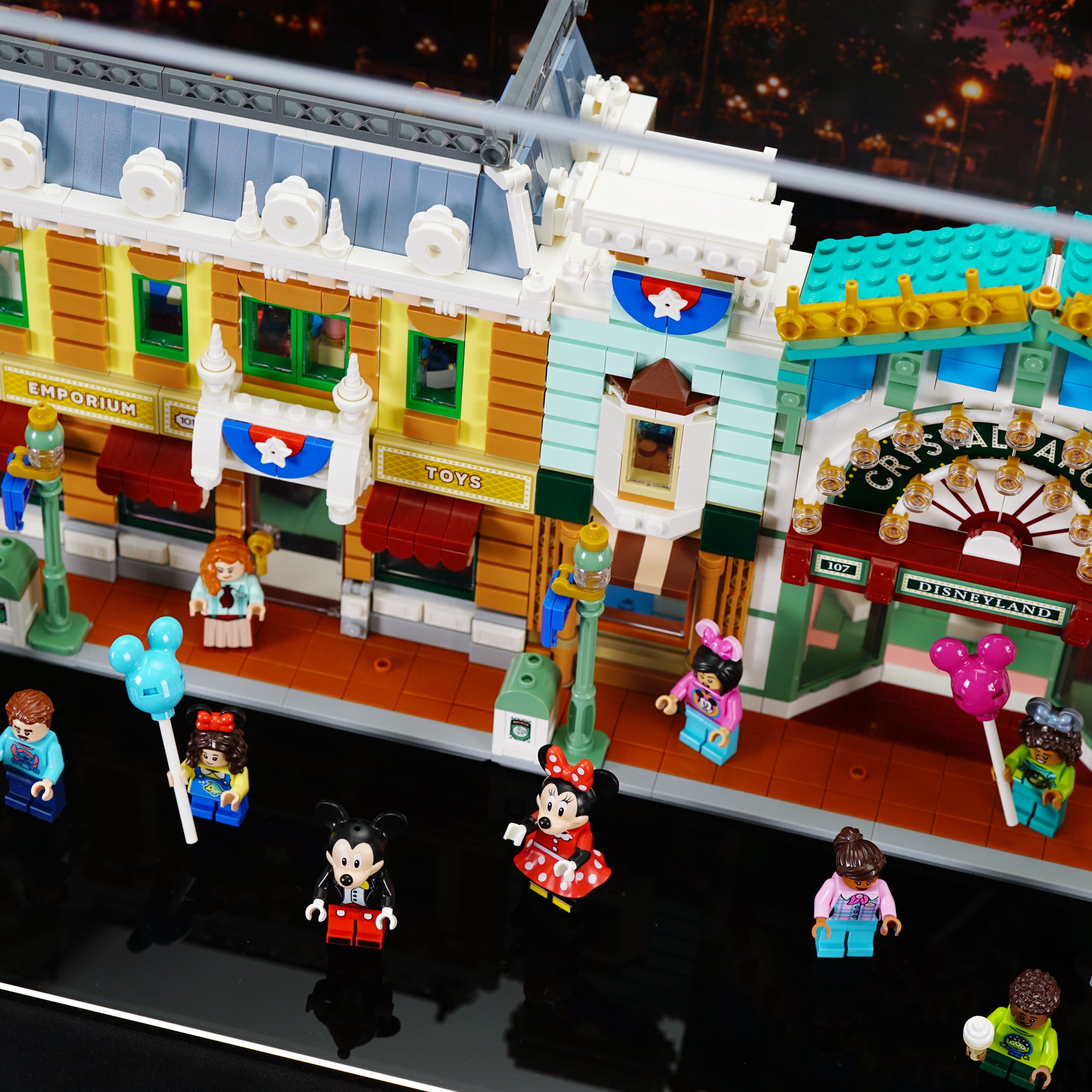 43302 Main Street, U.S.A. Display Case