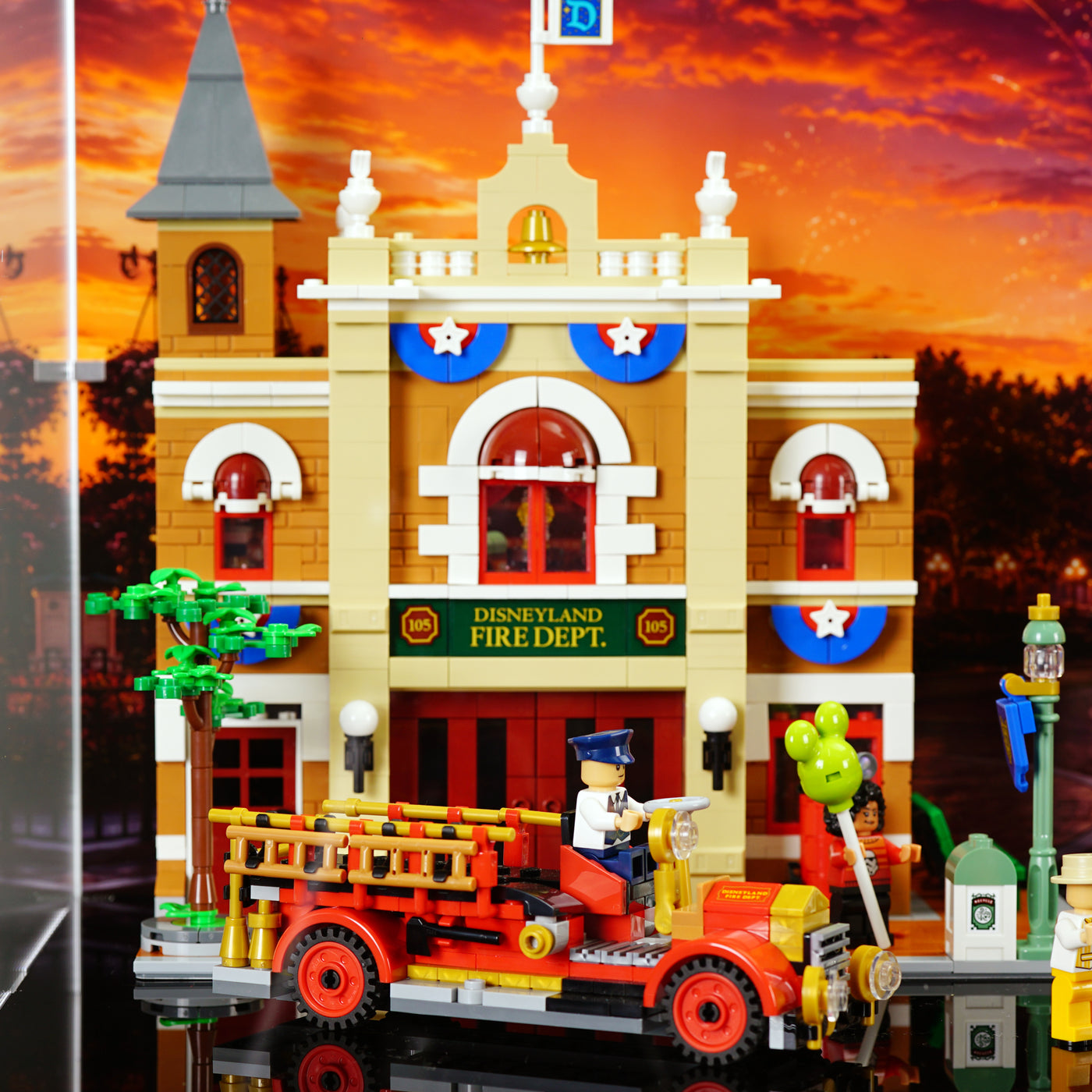 43302 Main Street, U.S.A. Display Case