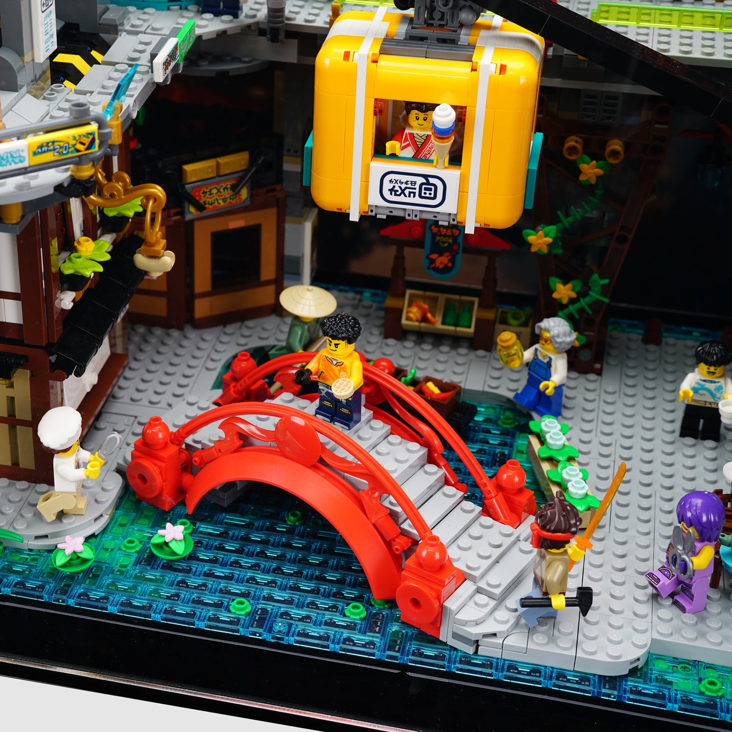 LEGO 71799 NINJAGO® City Markets Display Case | ONBRICK