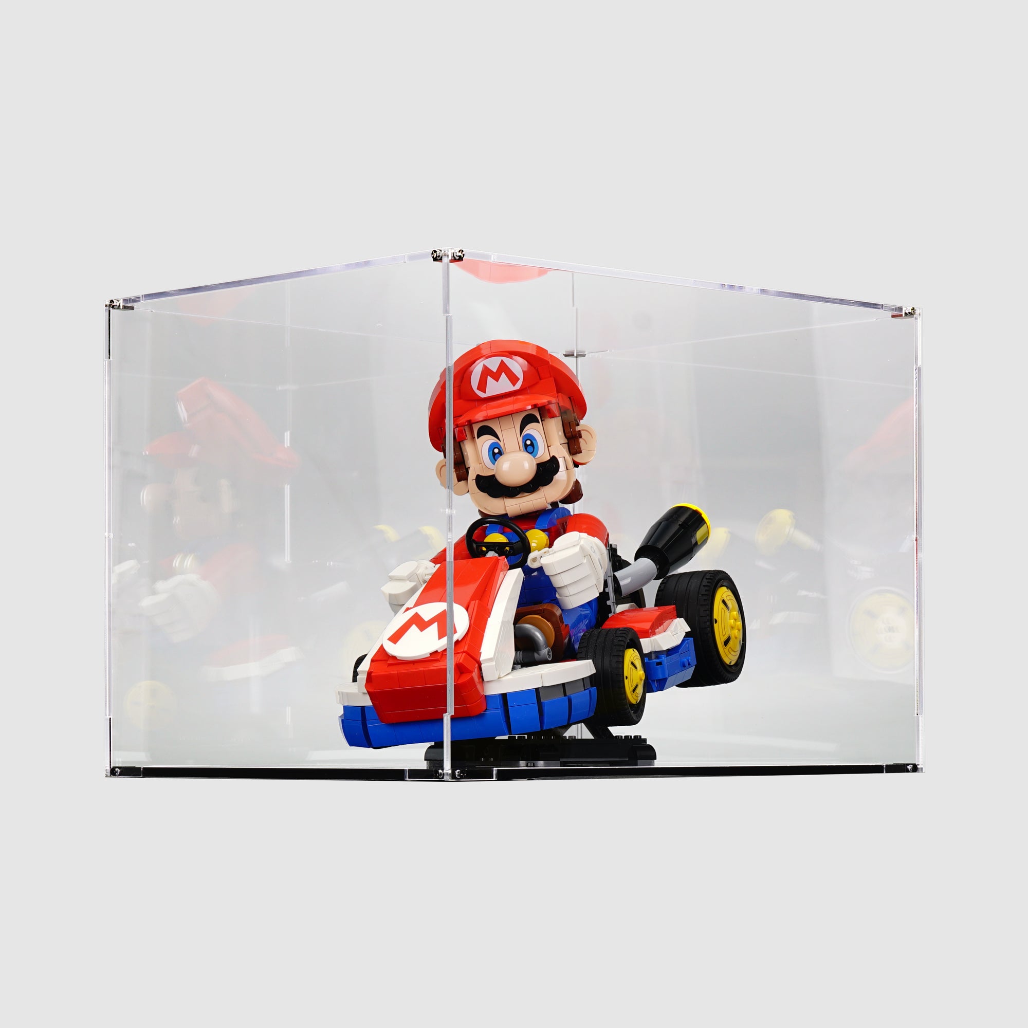 72037 Mario Kart™ – Mario & Standard Kart Display Case