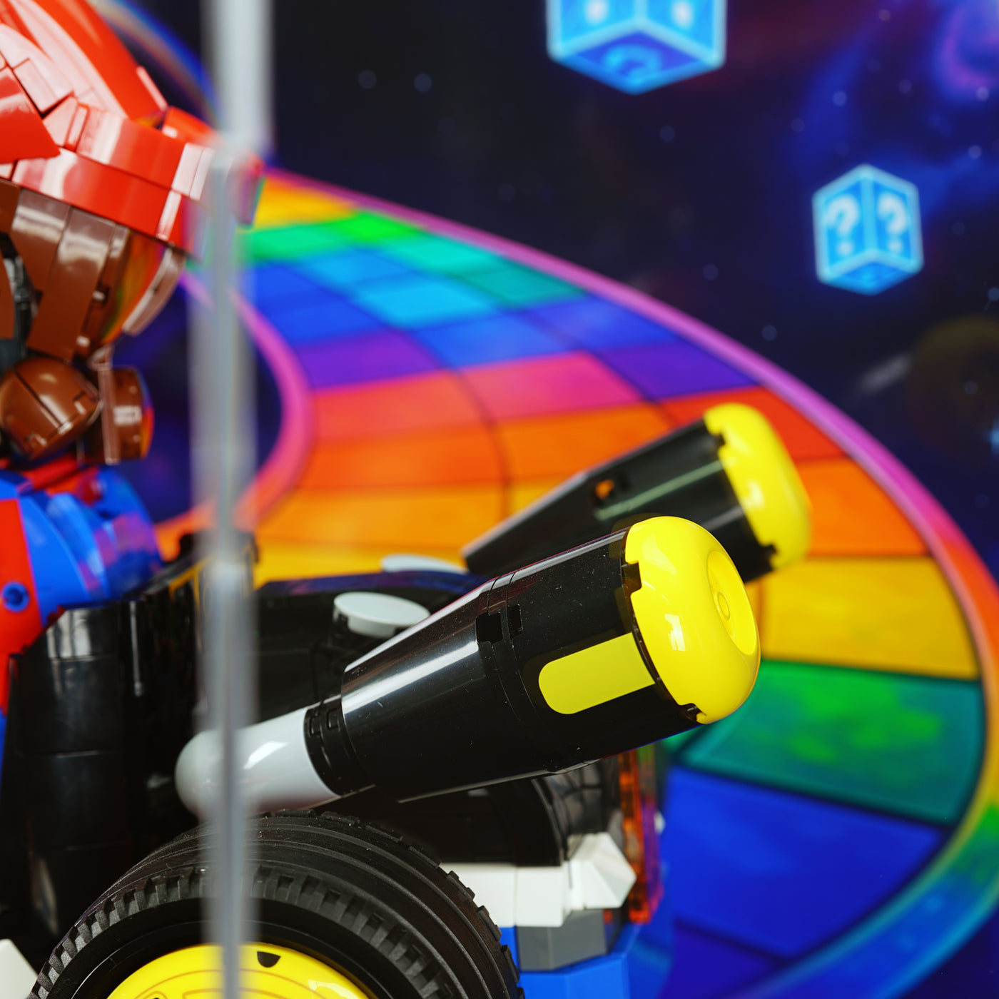 72037 Mario Kart™ – Mario & Standard Kart Display Case