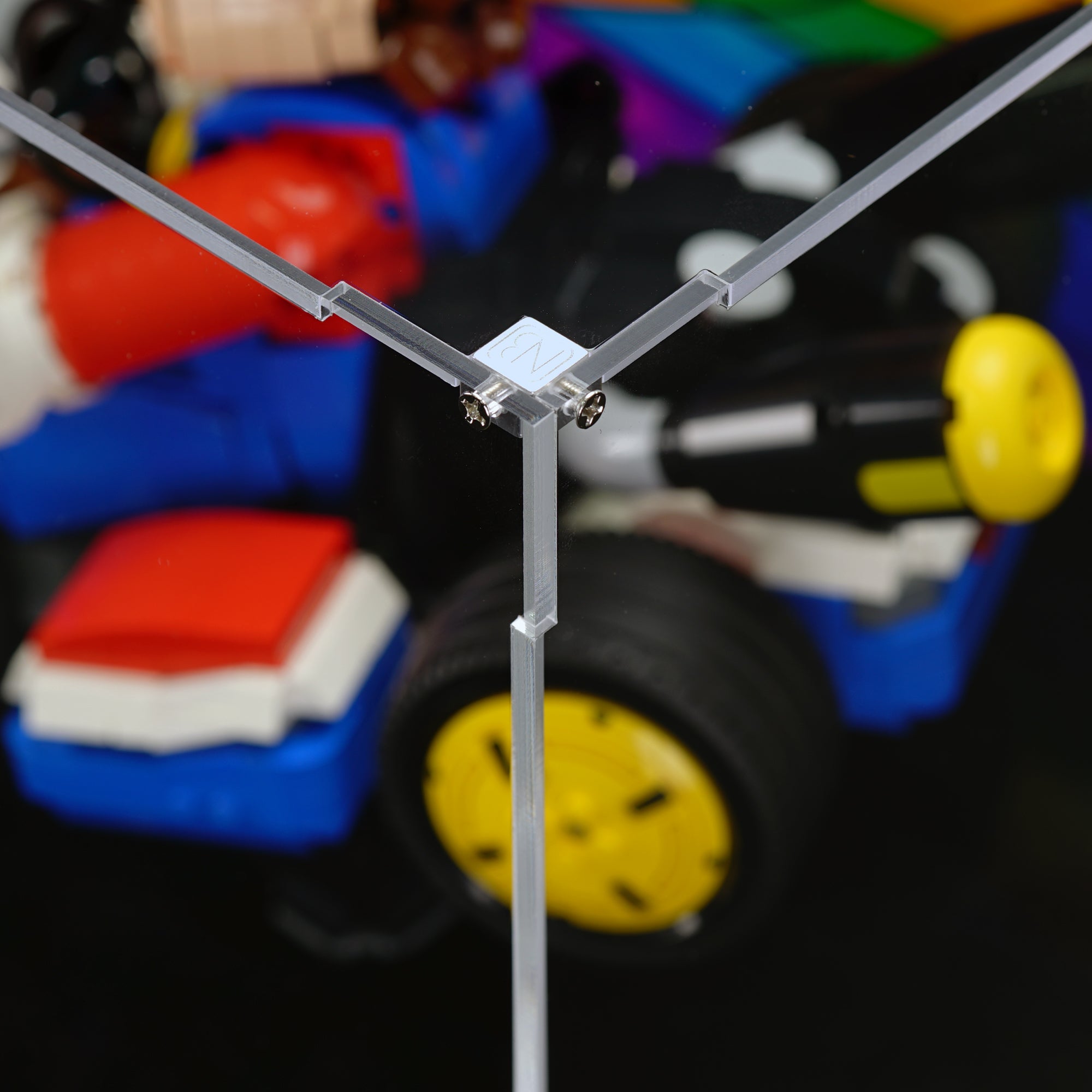 72037 Mario Kart™ – Mario & Standard Kart Display Case