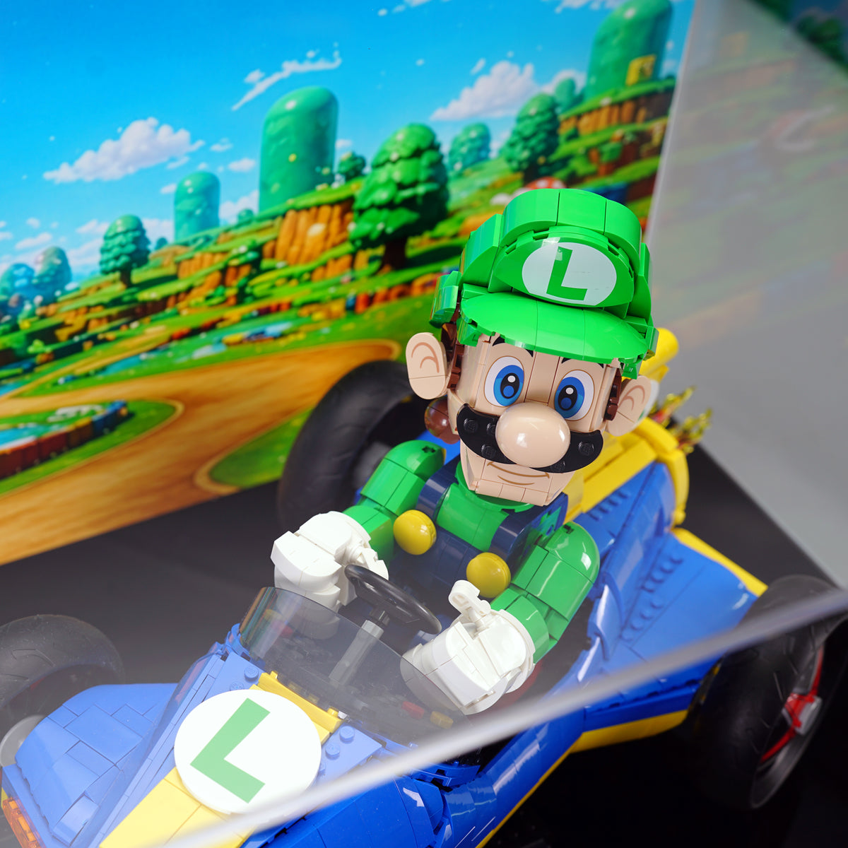 72050 Mario Kart™ – Luigi & Mach 8 Display Case