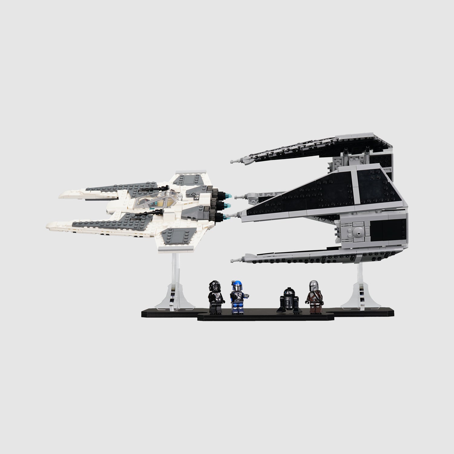 LEGO 75348 Mandalorian Fang Fighter TIE Interceptor™ Display
