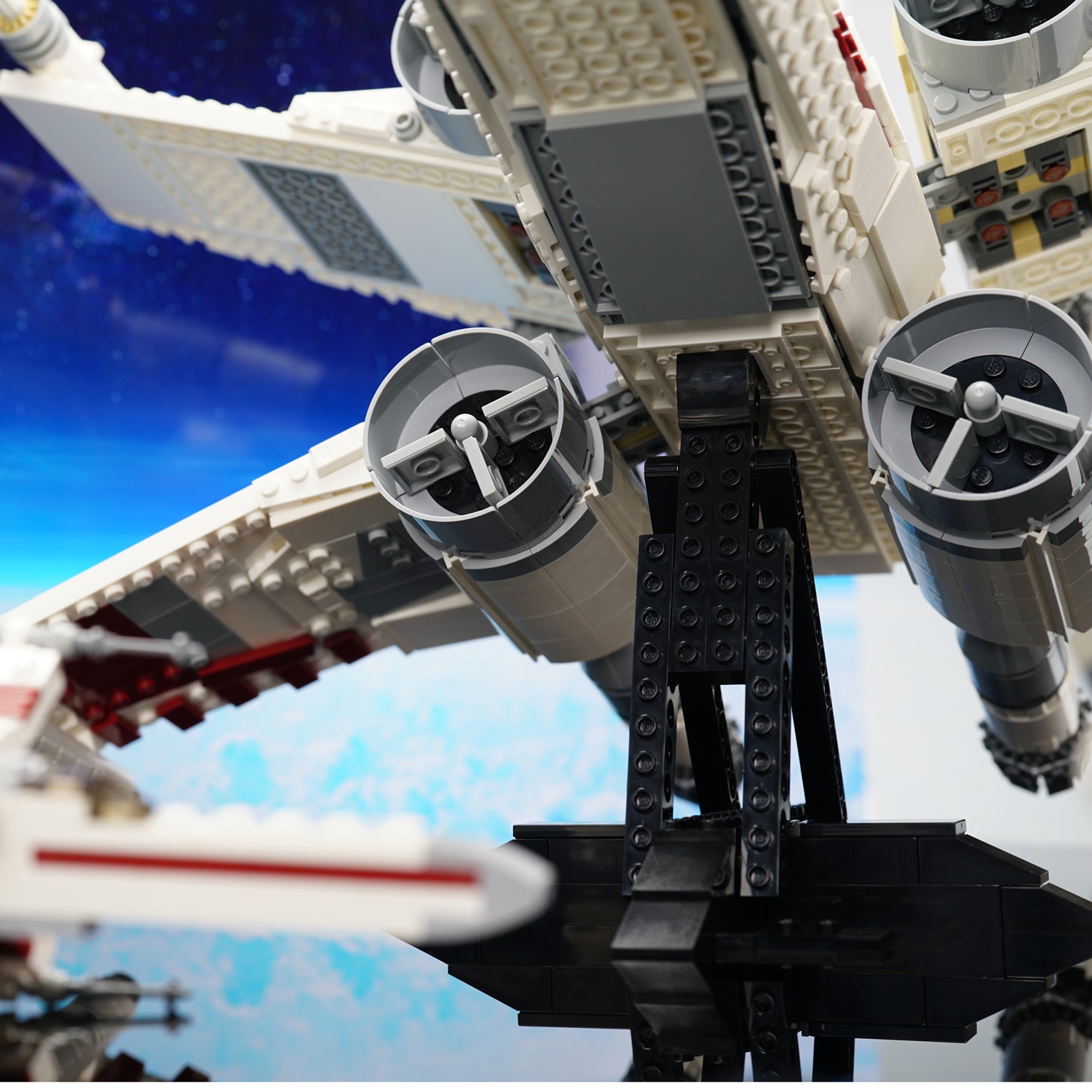 LEGO 75355 UCS X-Wing Starfighter Display Case | ONBRICK