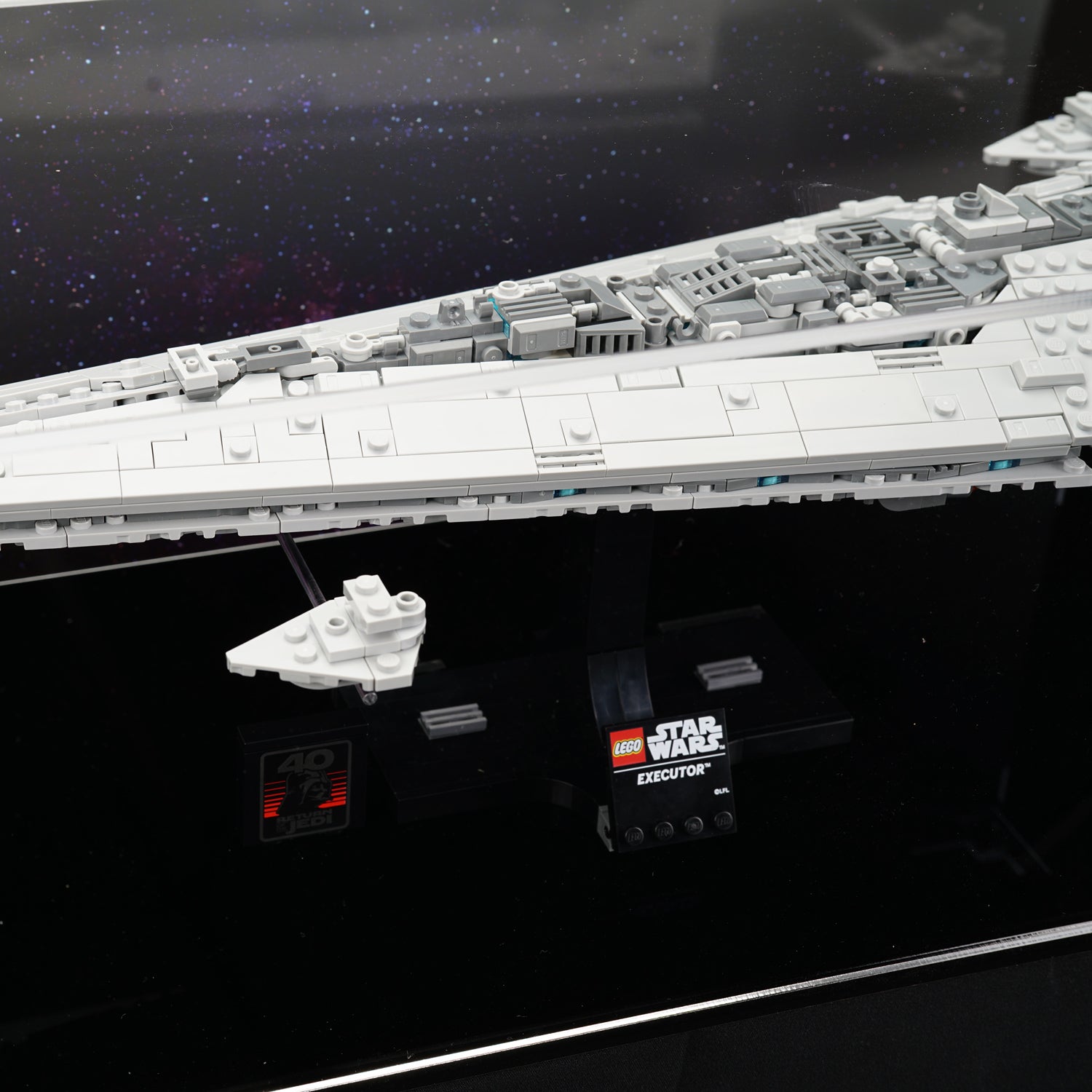 LEGO 75356 Executor Super Star Destroyer™ Display Case | ONBRICK