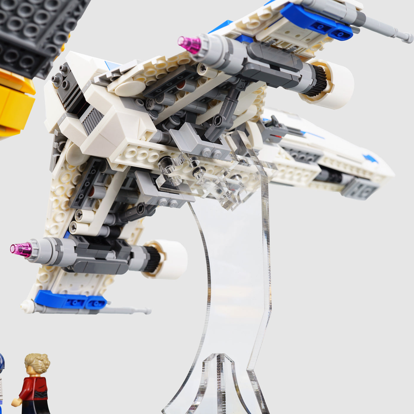 LEGO 75364 New Republic E-Wing™ vs. Shin Hati’s Starfighter™ Display Stand