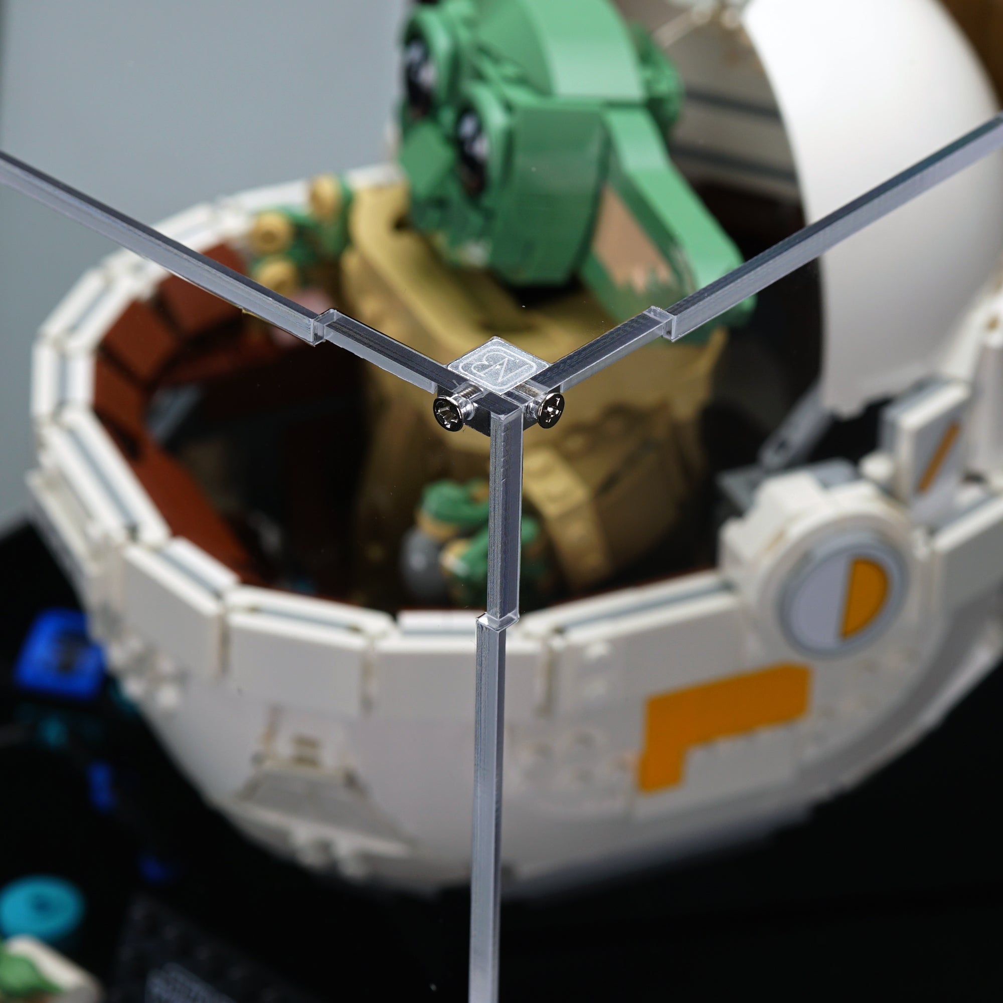 LEGO 75403 Grogu™ with Hover Pram Display Case | ONBRICK
