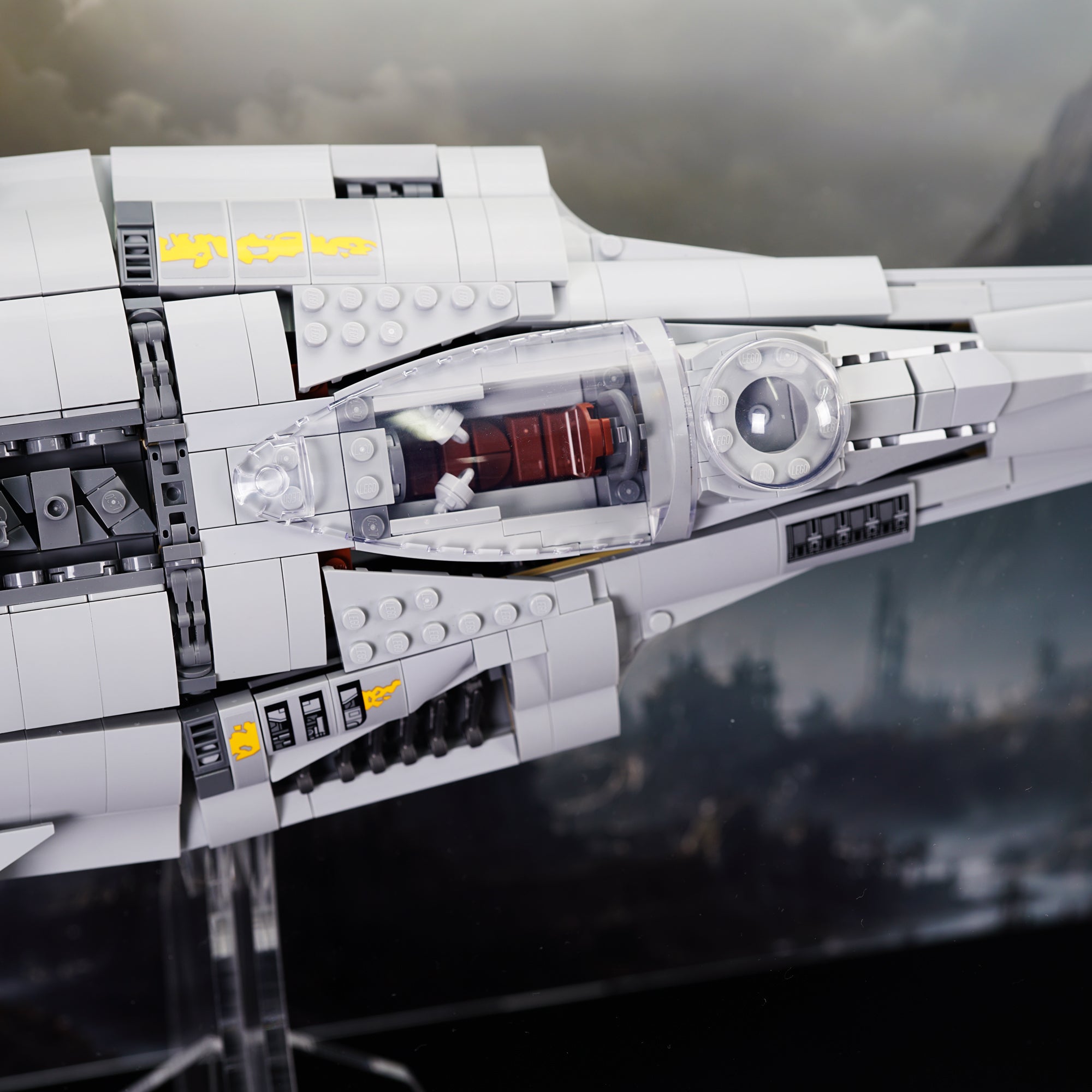 75442 UCS The Mandalorian's N-1 Starfighter™ Display Case