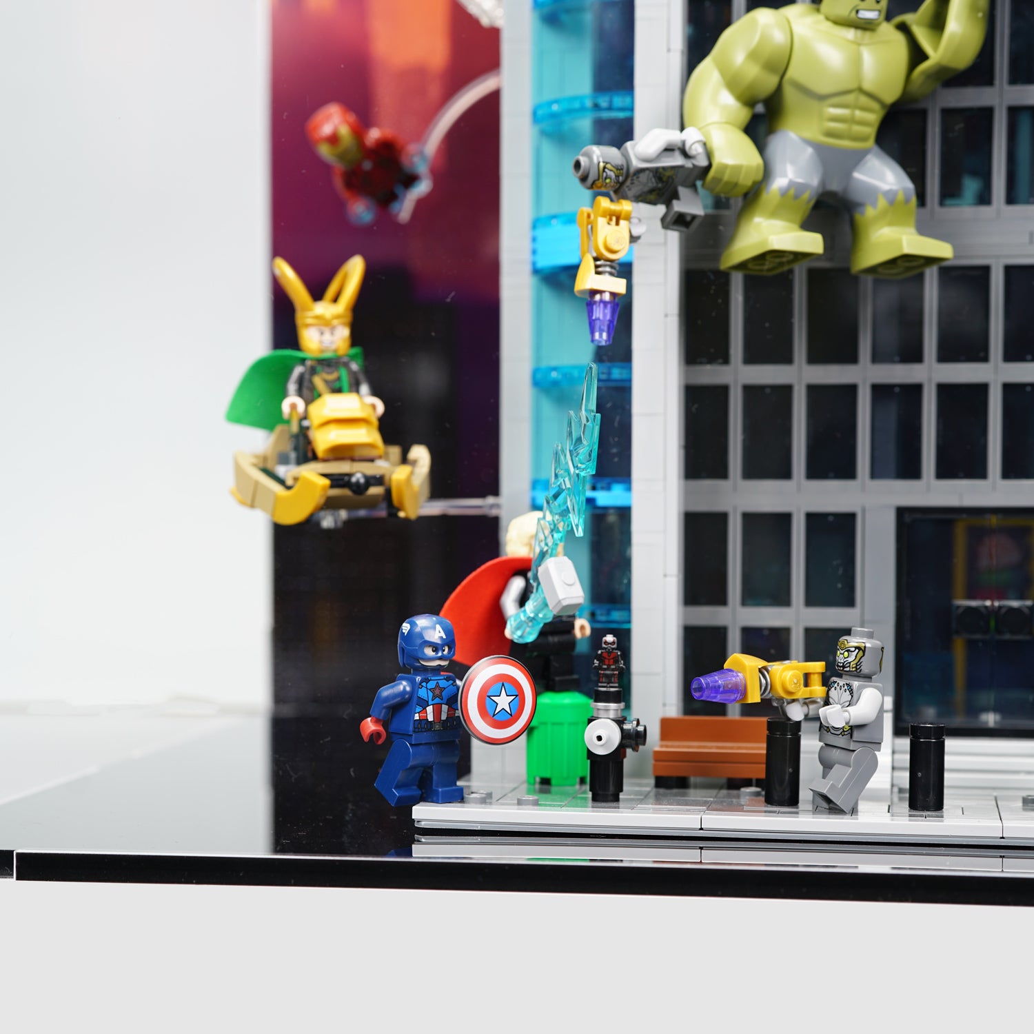 76269 Avengers Tower Display Case