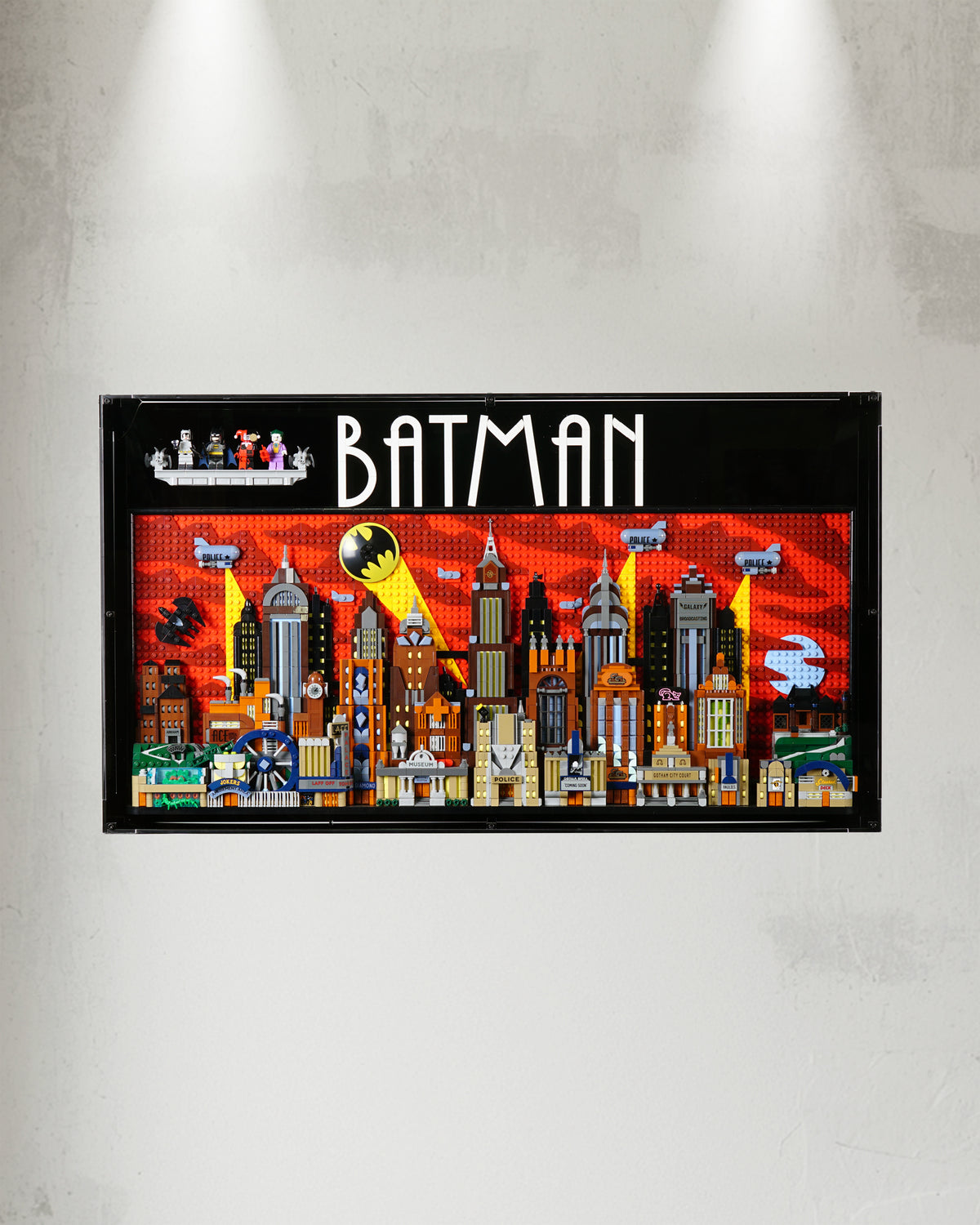 76271 Batman: The Animated Series Gotham City™ Display Case