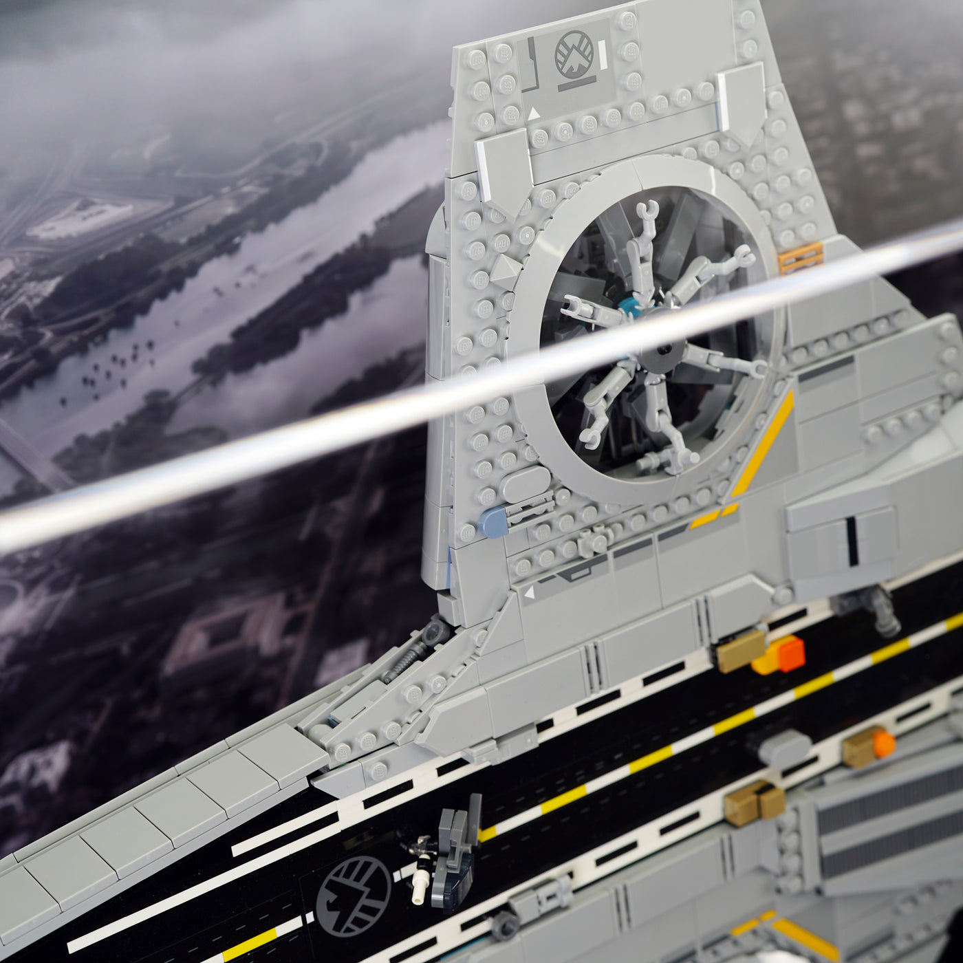 76354 S.H.I.E.L.D. Helicarrier Display Case
