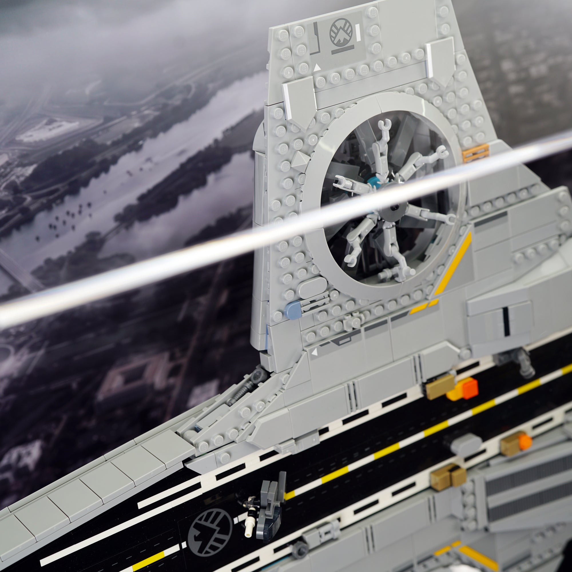 76354 S.H.I.E.L.D. Helicarrier Display Case