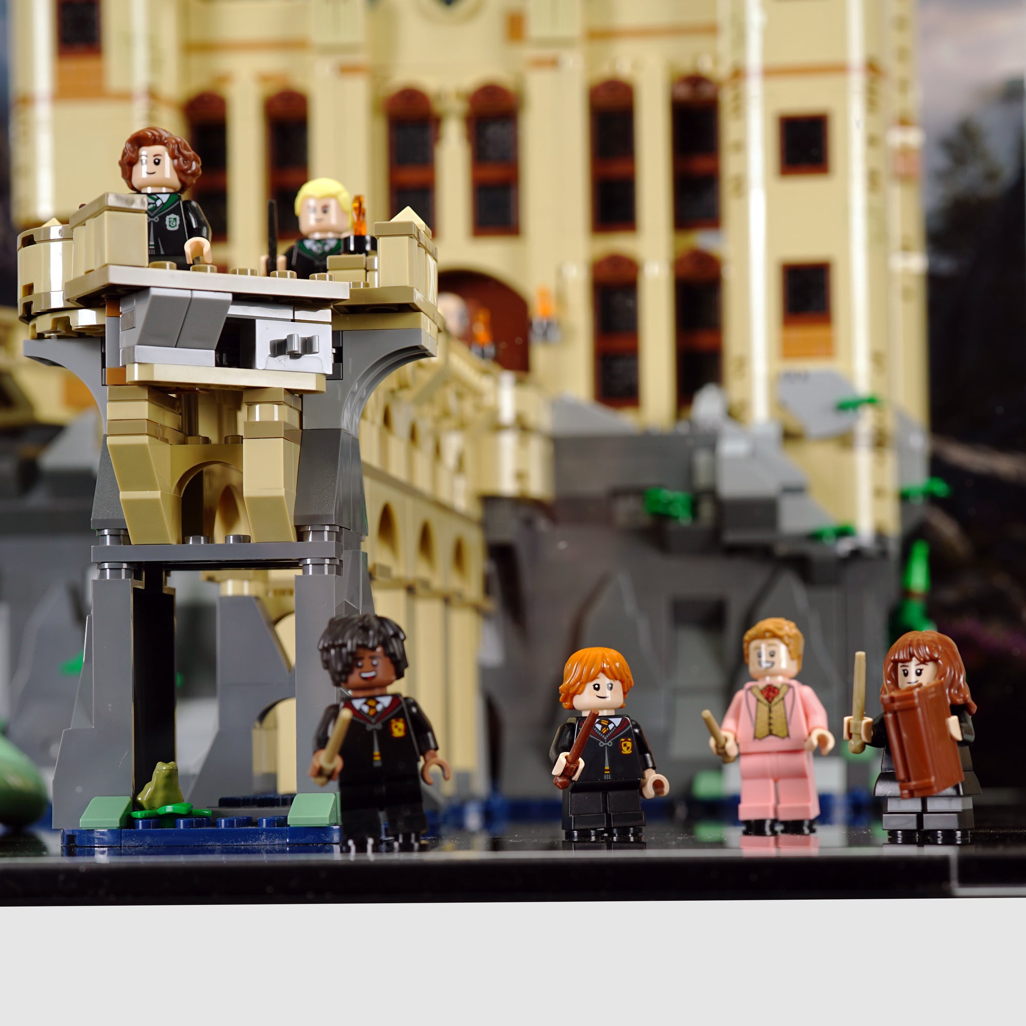 76473 Hogwarts™ Castle: East Wing Display Case