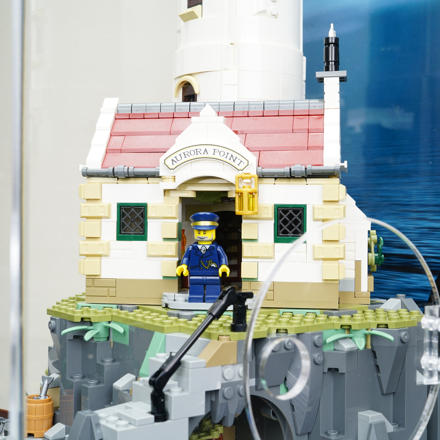 LEGO 21335 Motorised Lighthouse Display Case | ONBRICK