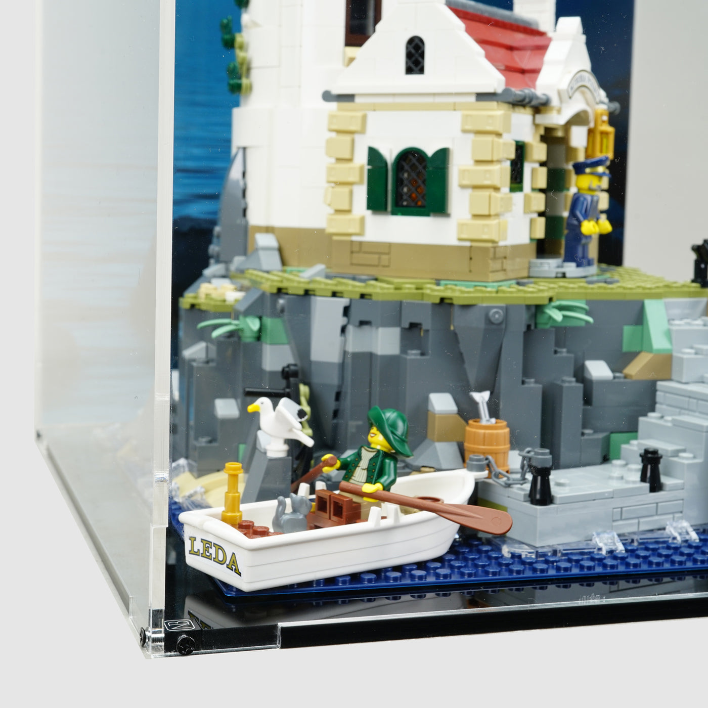 LEGO 21335 Motorised Lighthouse Display Case | ONBRICK