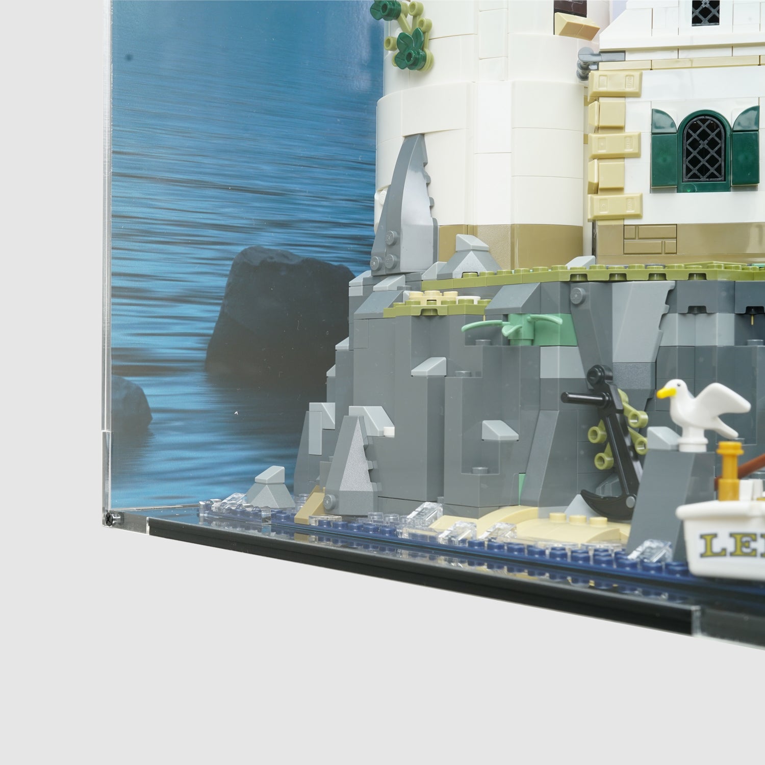 LEGO 21335 Motorised Lighthouse Display Case | ONBRICK