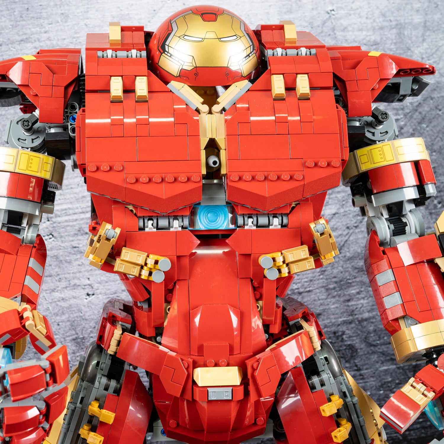 LEGO 76210 Hulkbuster Display Case | ONBRICK